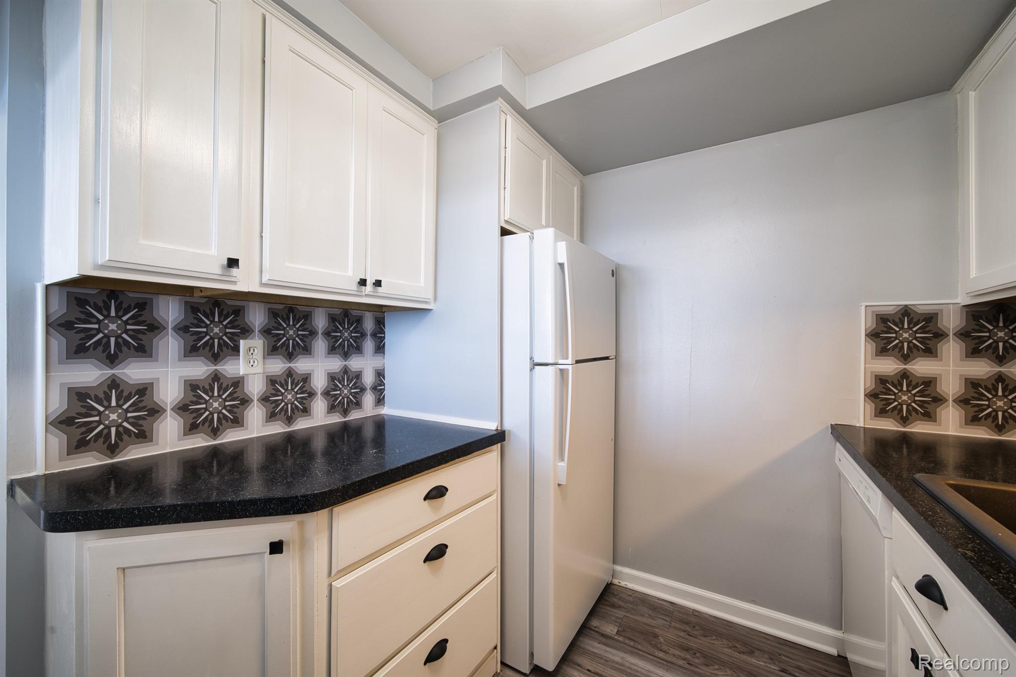 1300 E LAFAYETTE Street Unit: 1003