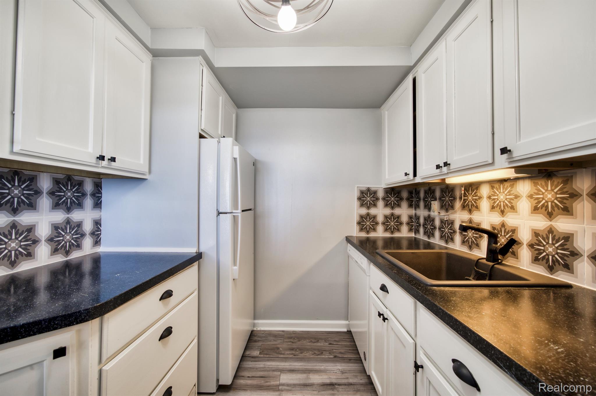 1300 E LAFAYETTE Street Unit: 1003