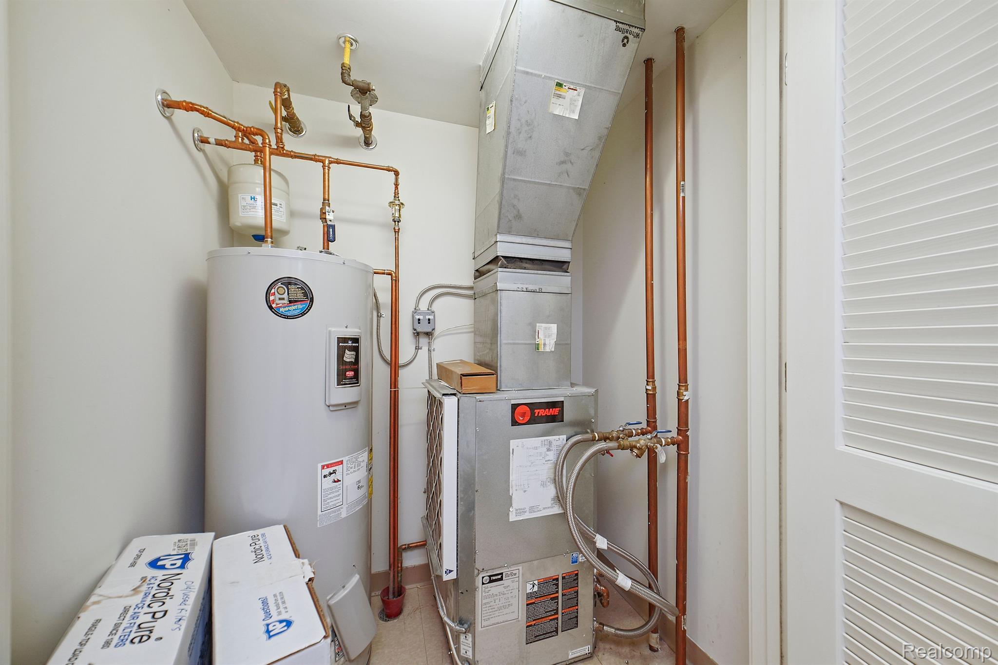 1135 SHELBY Street Unit: 2708