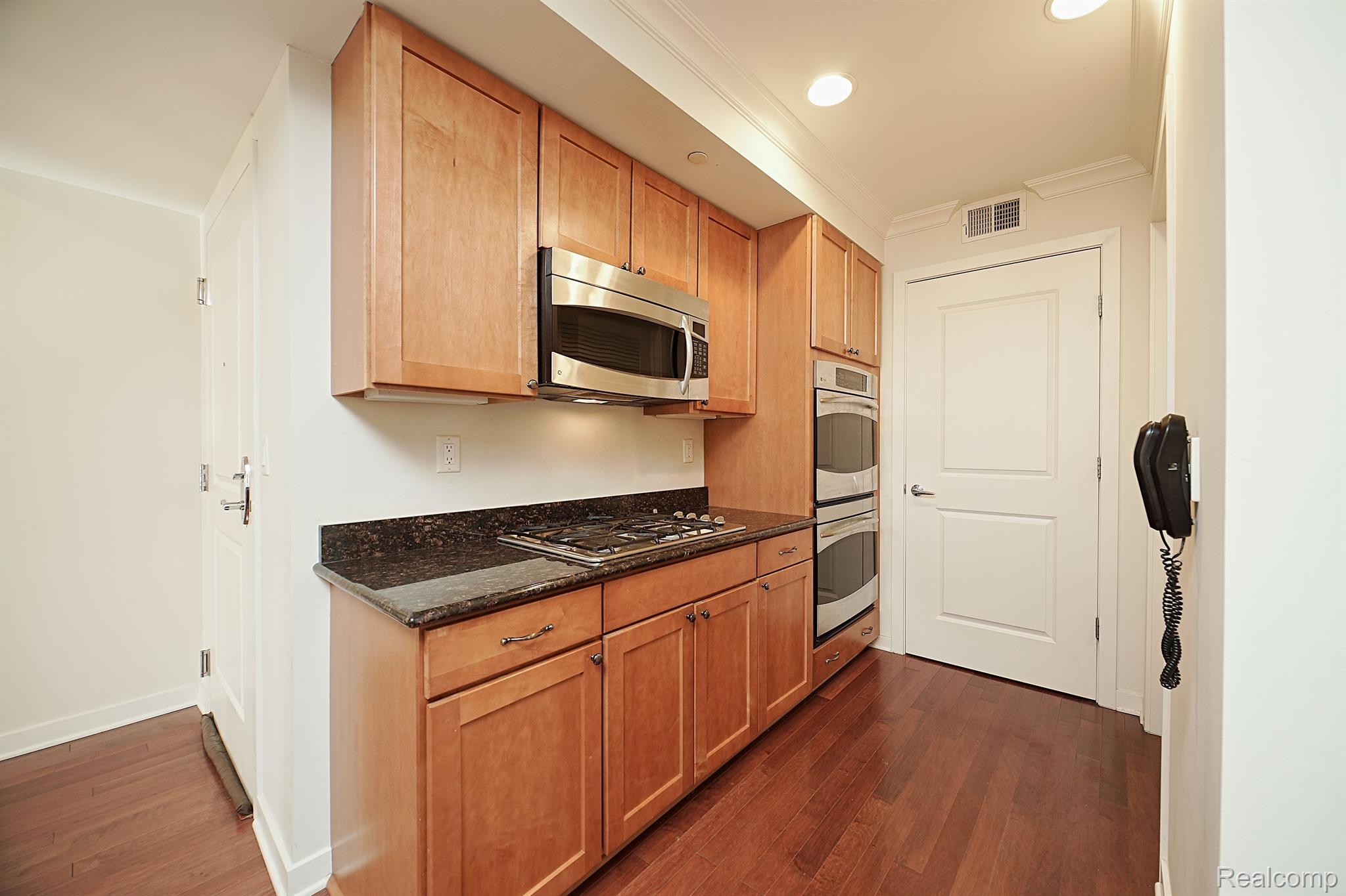 1135 SHELBY Street Unit: 2708