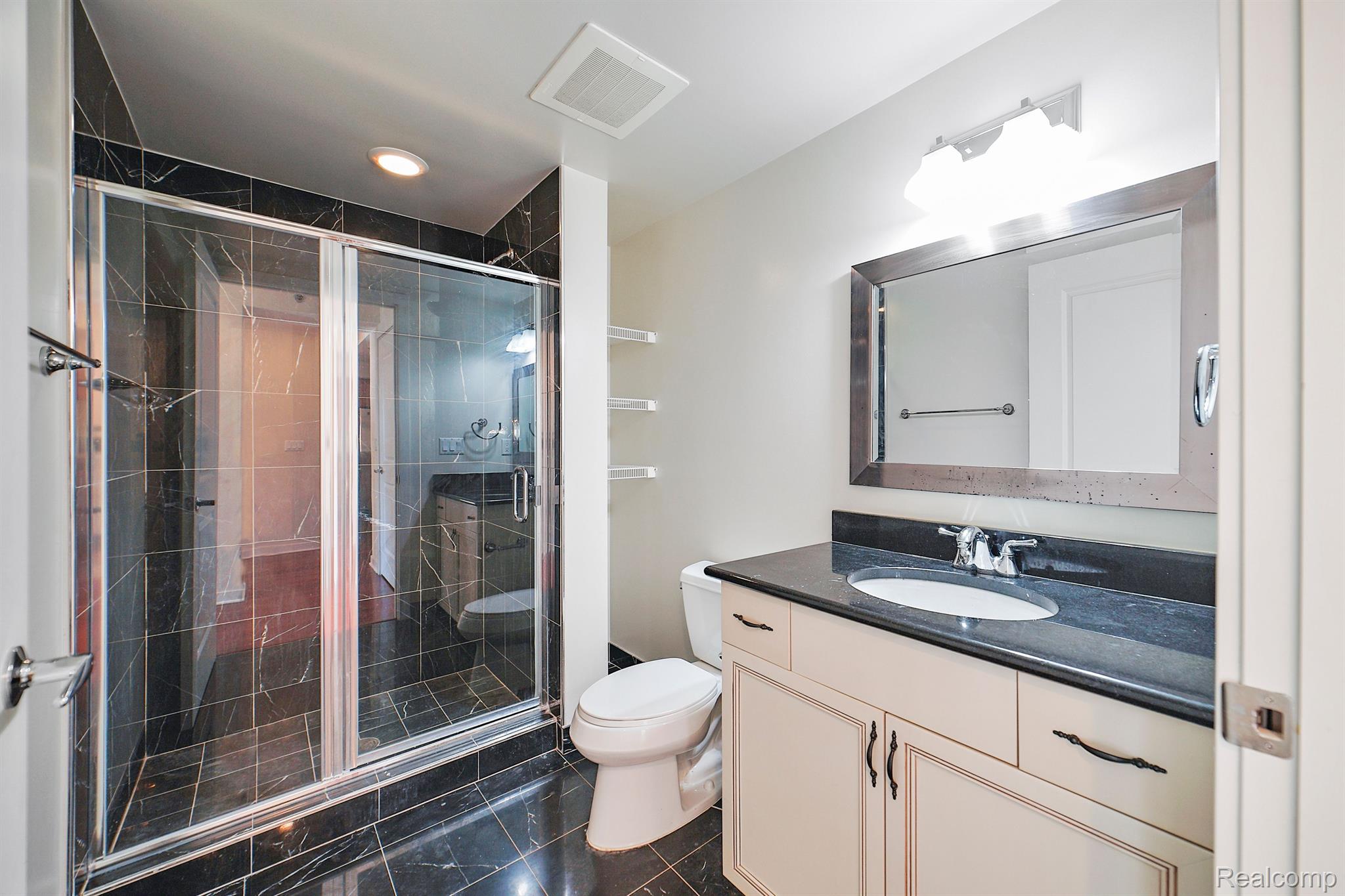 1135 SHELBY Street Unit: 2708