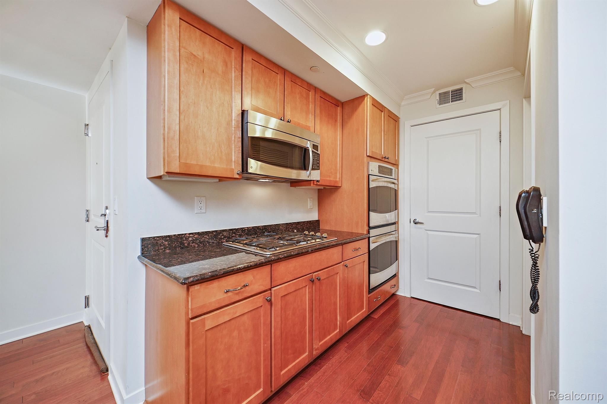 1135 SHELBY Street Unit: 2708