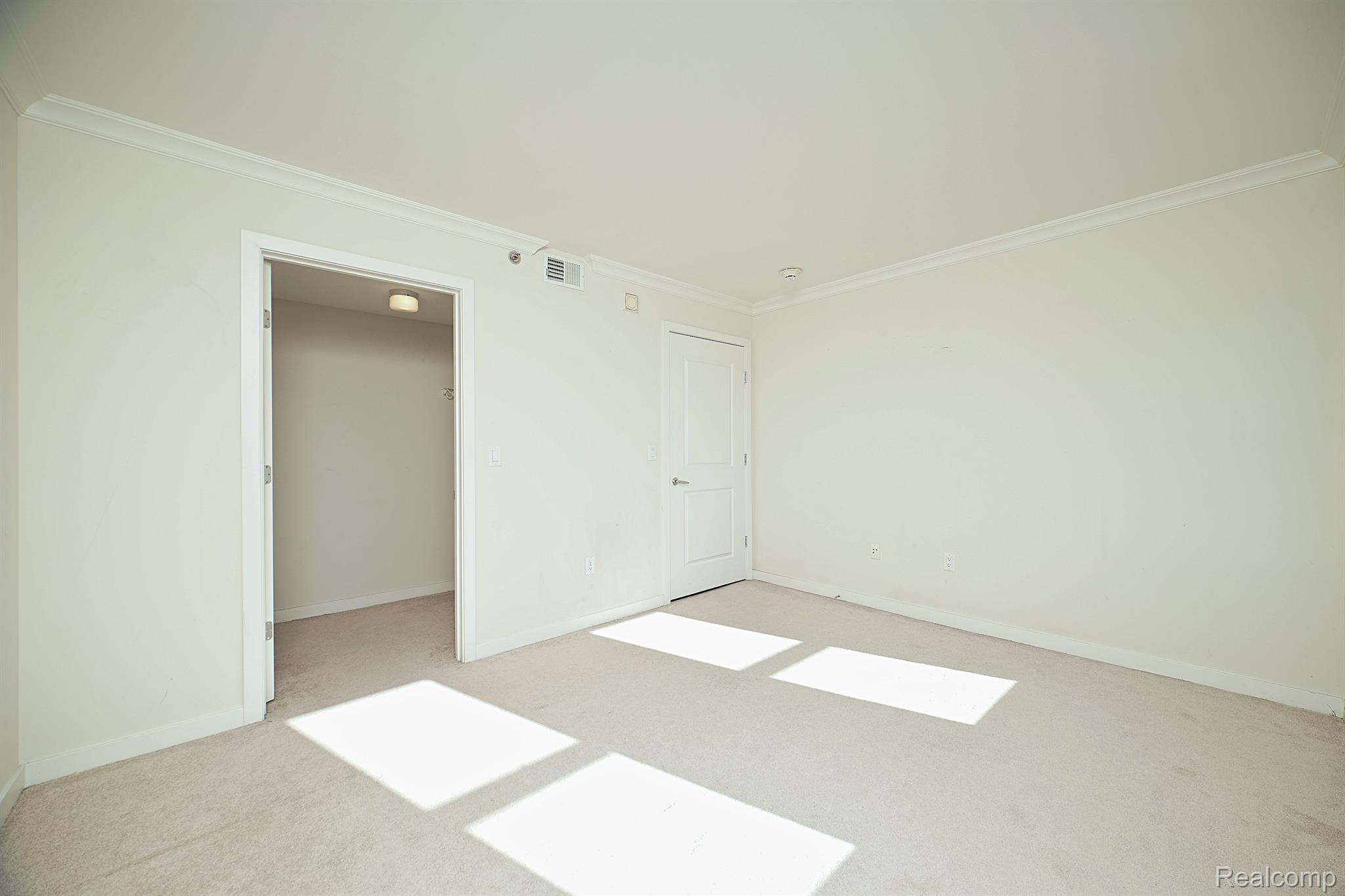 1135 SHELBY Street Unit: 2708