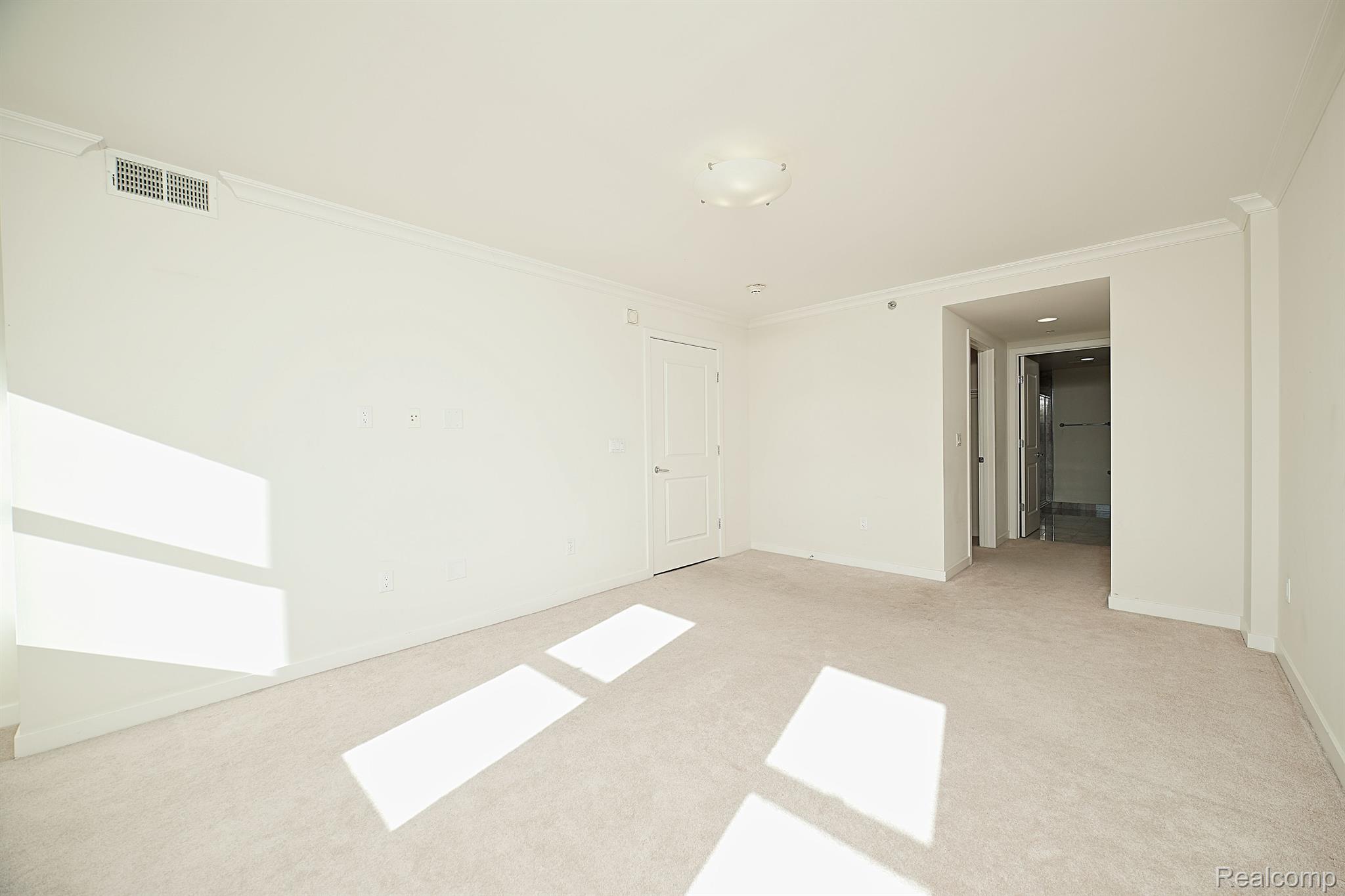 1135 SHELBY Street Unit: 2708