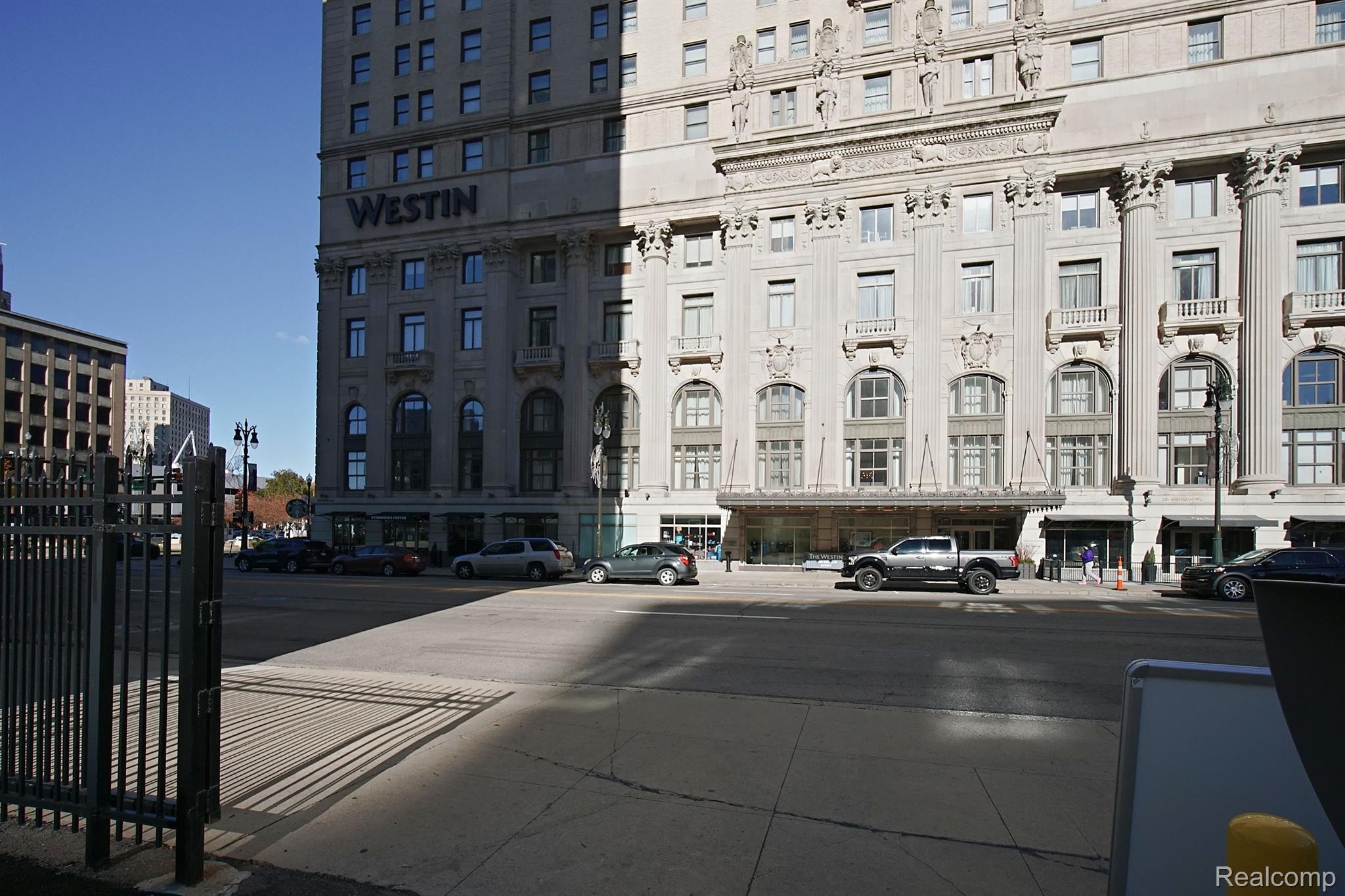 1135 SHELBY Street Unit: 2708