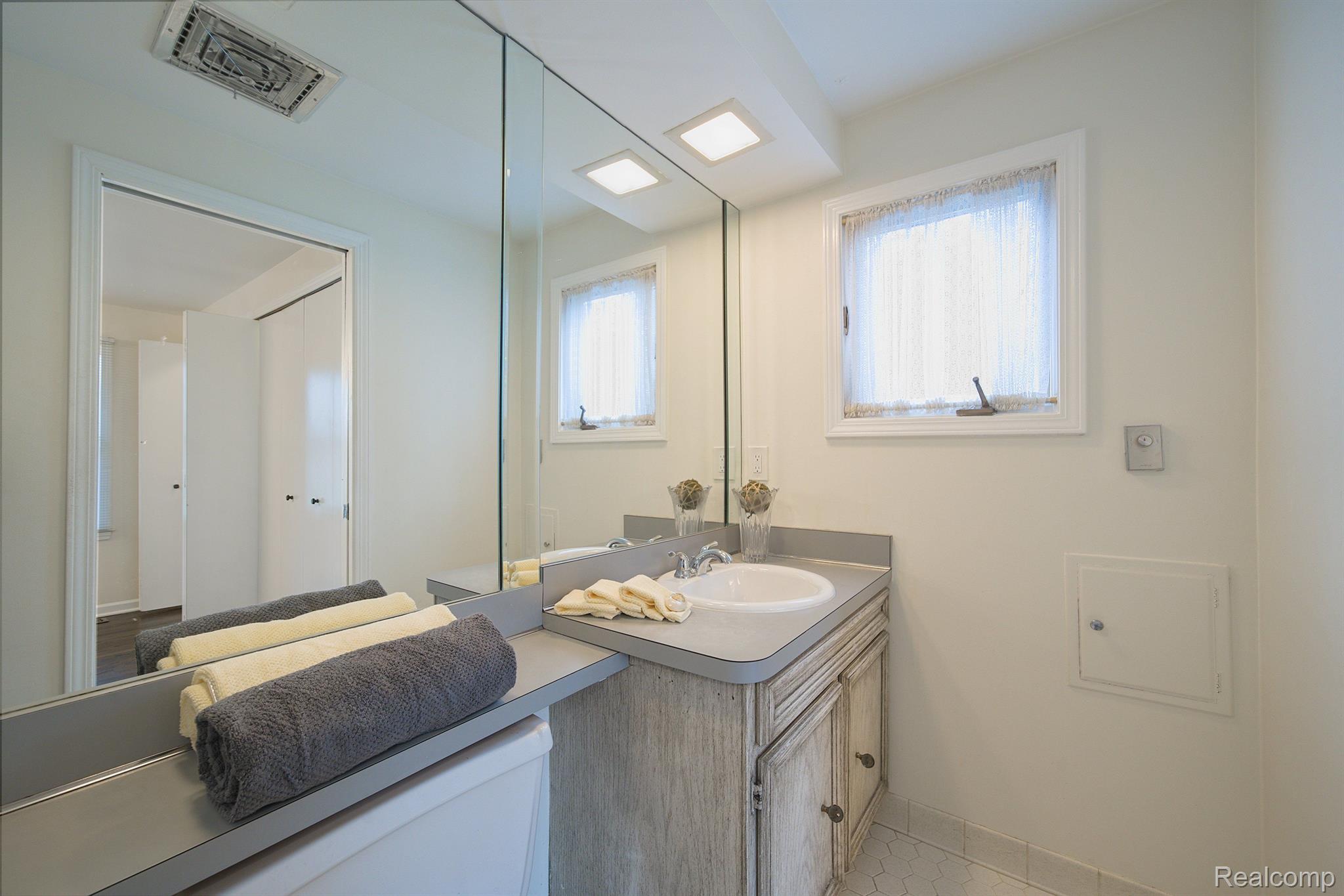 25157 APPLETON Drive