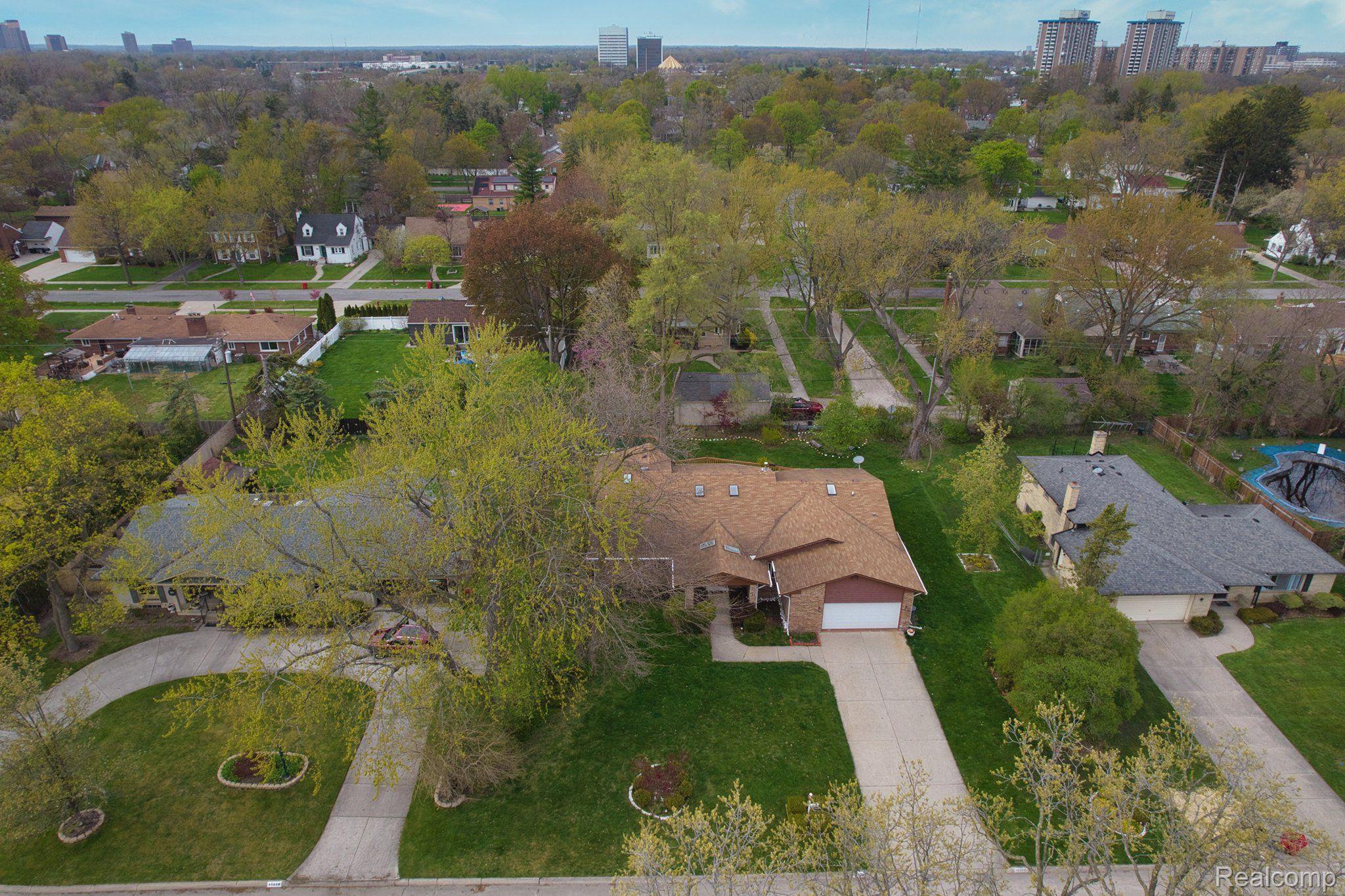 17510 WESTLAND Avenue