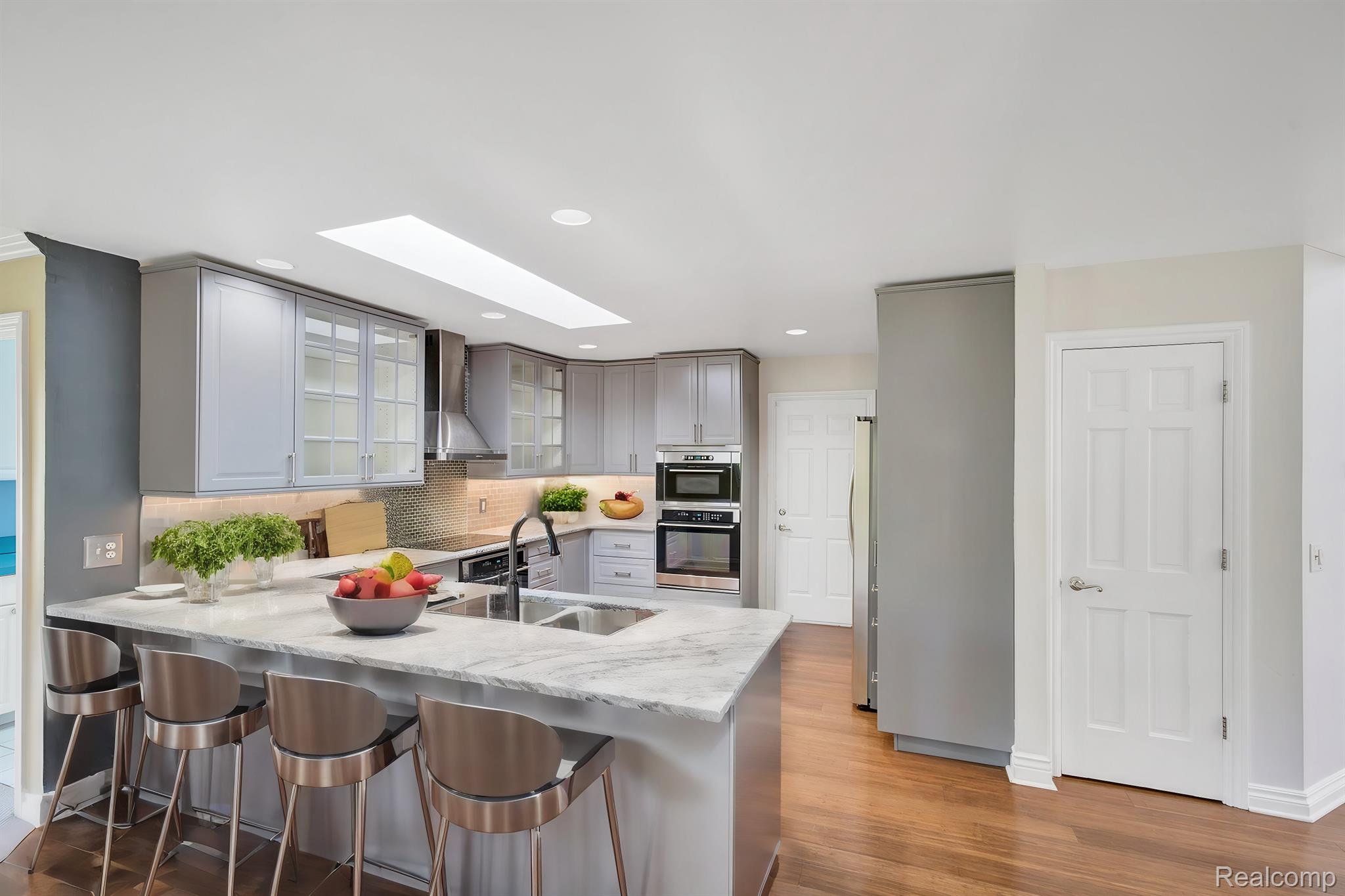 17510 WESTLAND Avenue