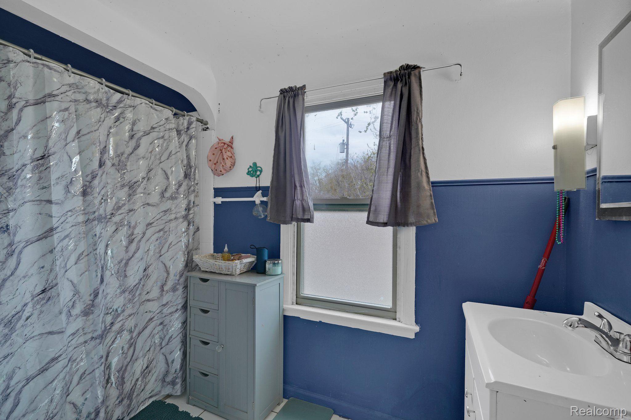 5266 DEVONSHIRE Road