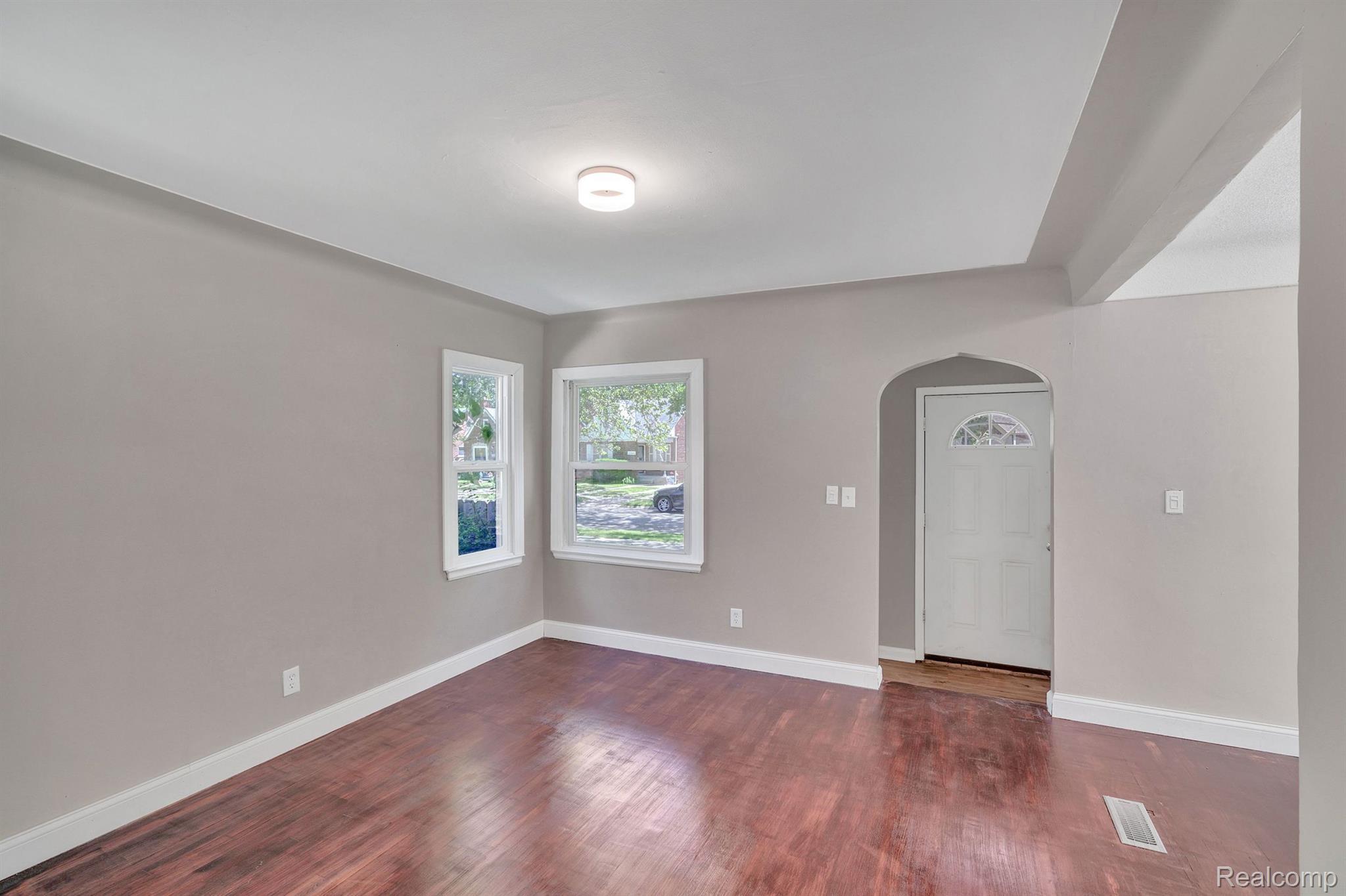 11325 LAKEPOINTE Street