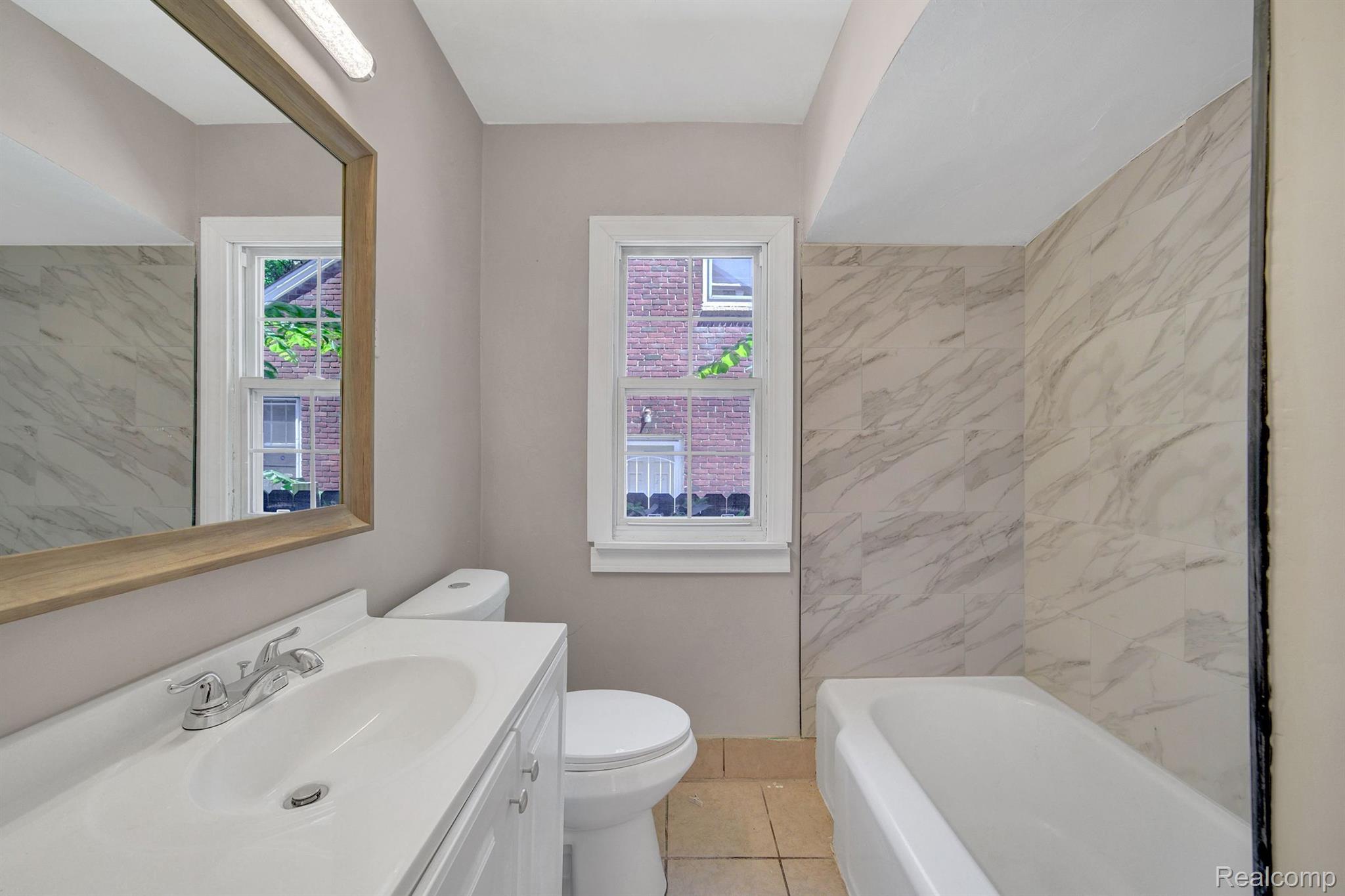 11325 LAKEPOINTE Street