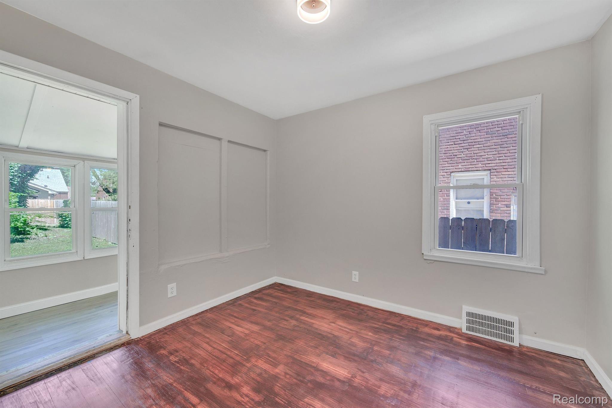 11325 LAKEPOINTE Street