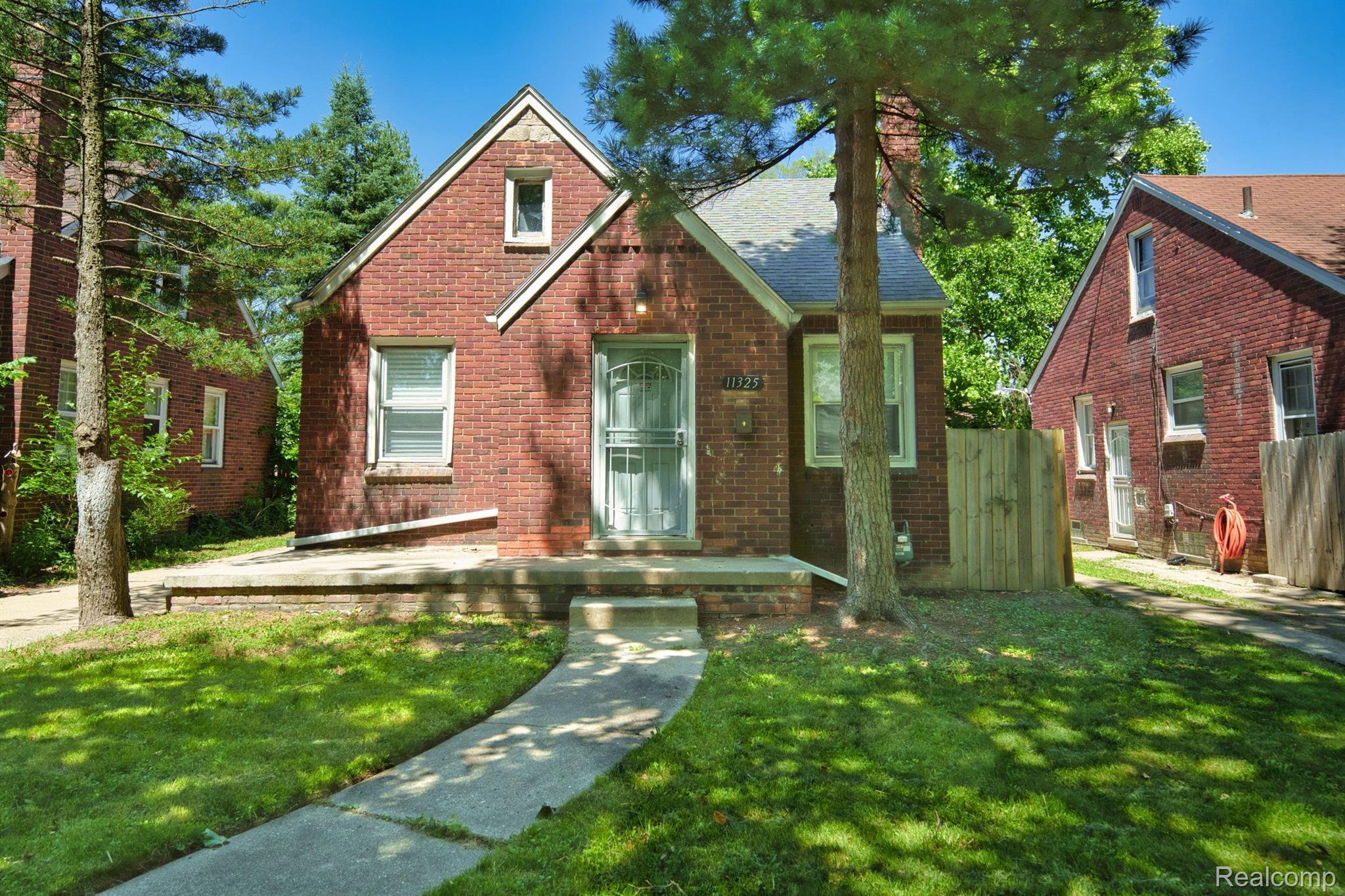 11325 LAKEPOINTE Street