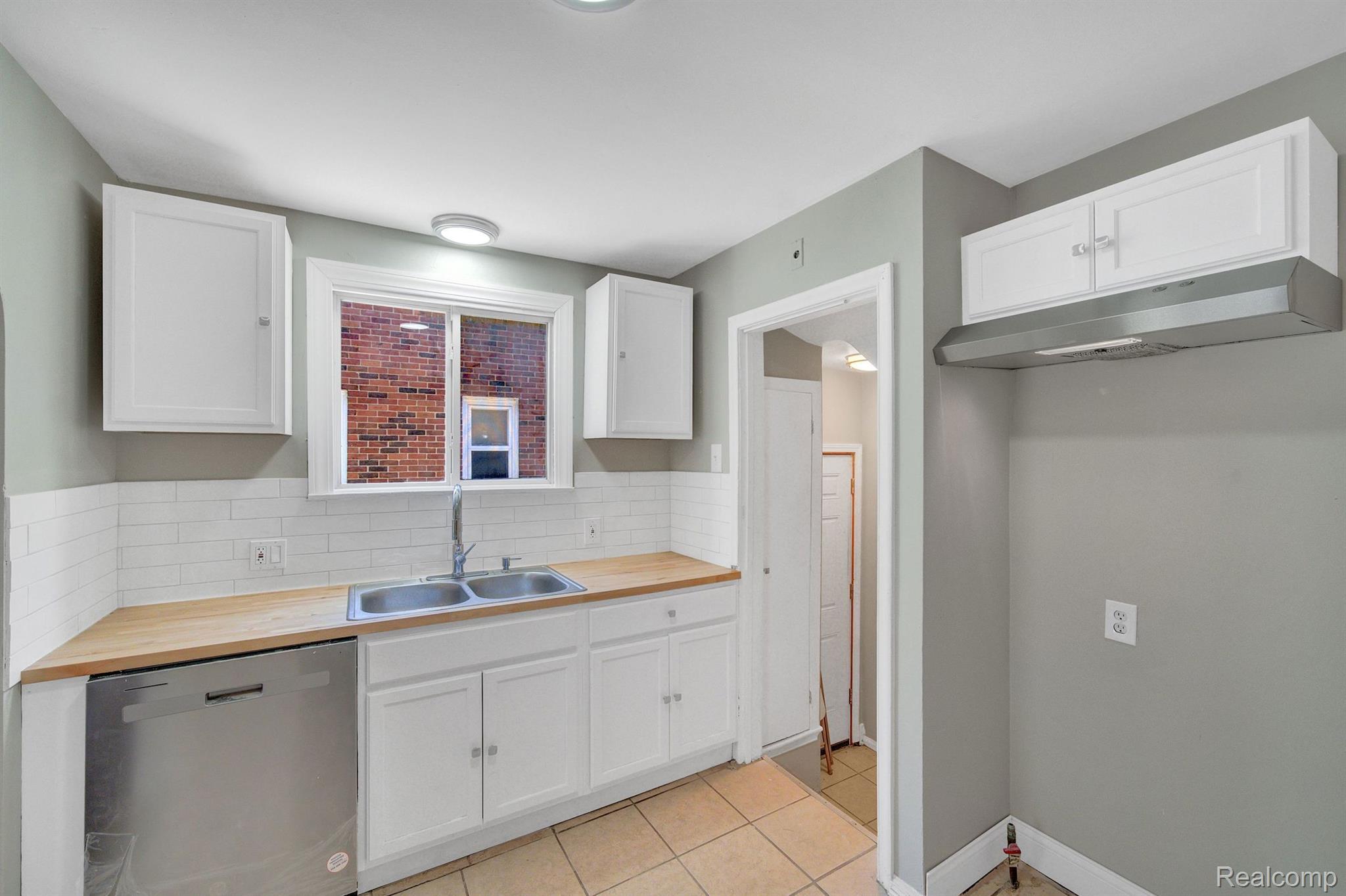 11325 LAKEPOINTE Street