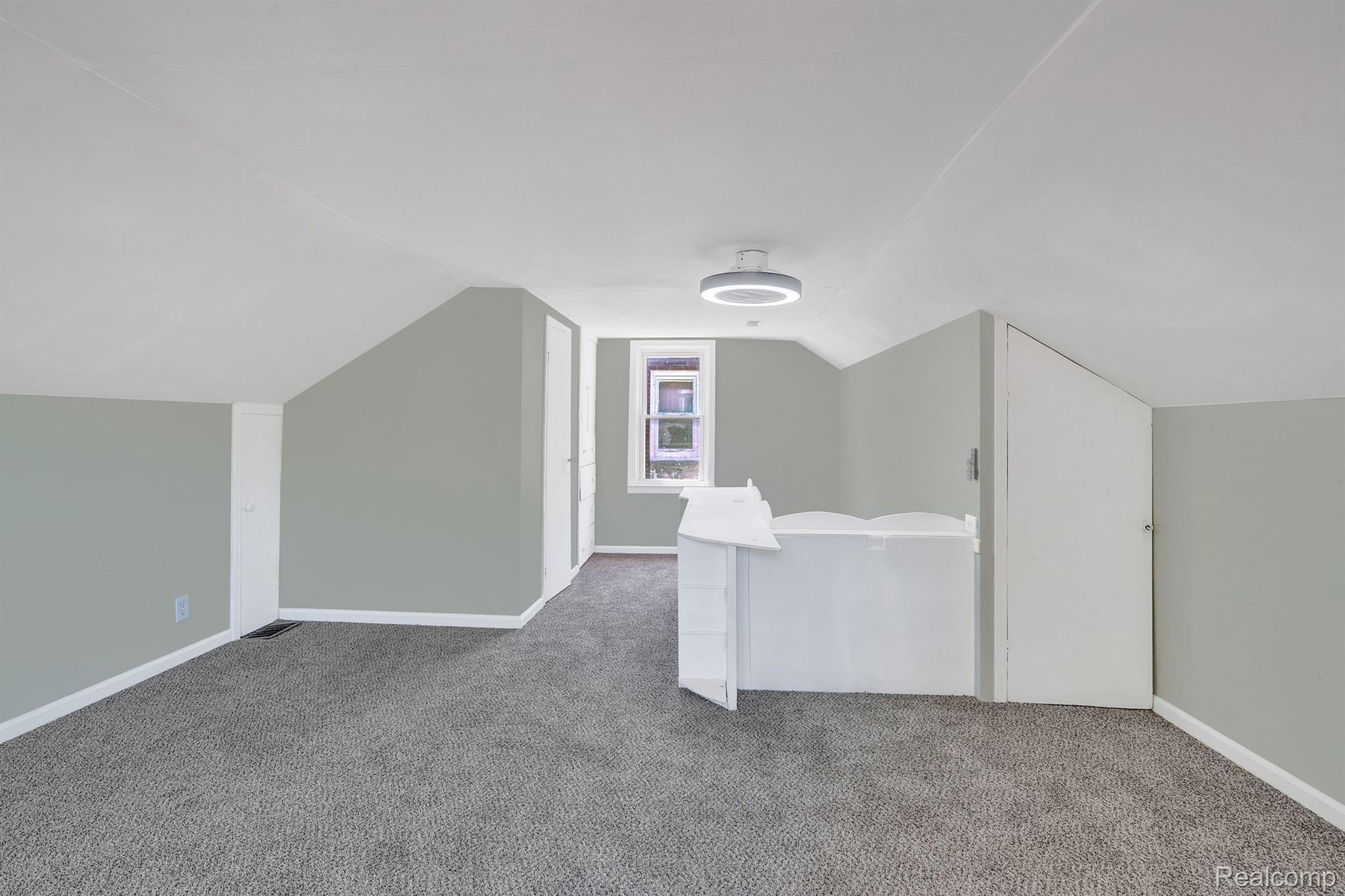 11325 LAKEPOINTE Street