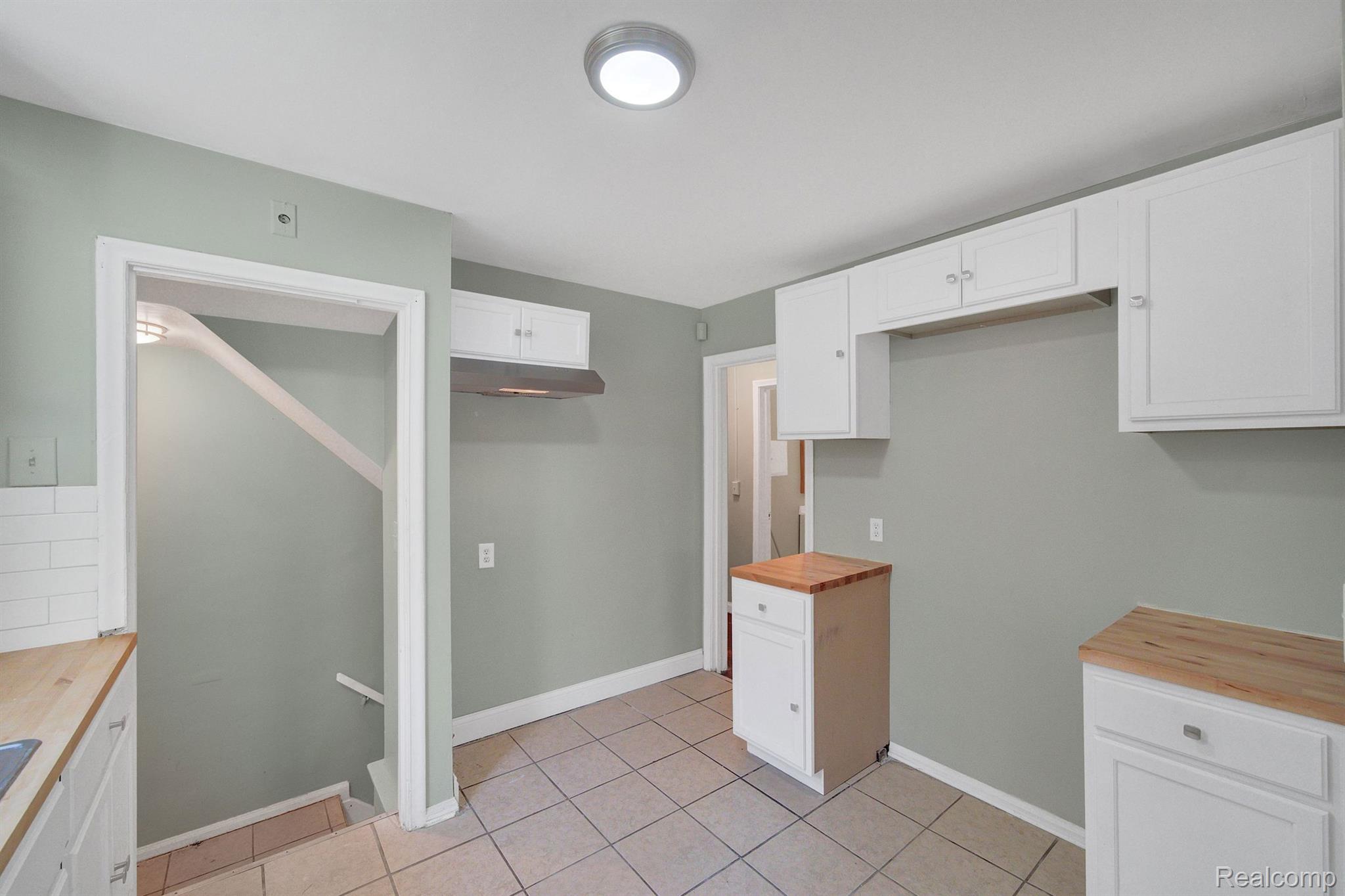 11325 LAKEPOINTE Street