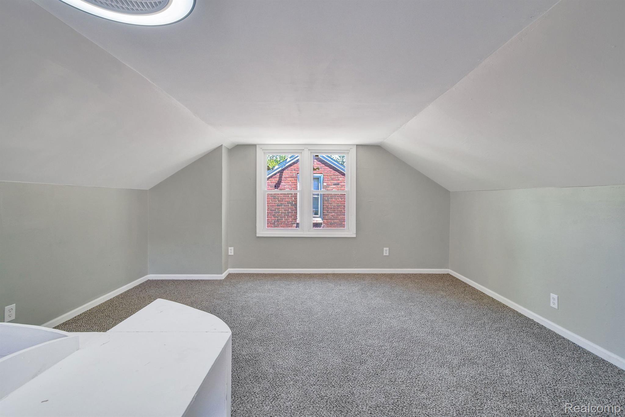 11325 LAKEPOINTE Street