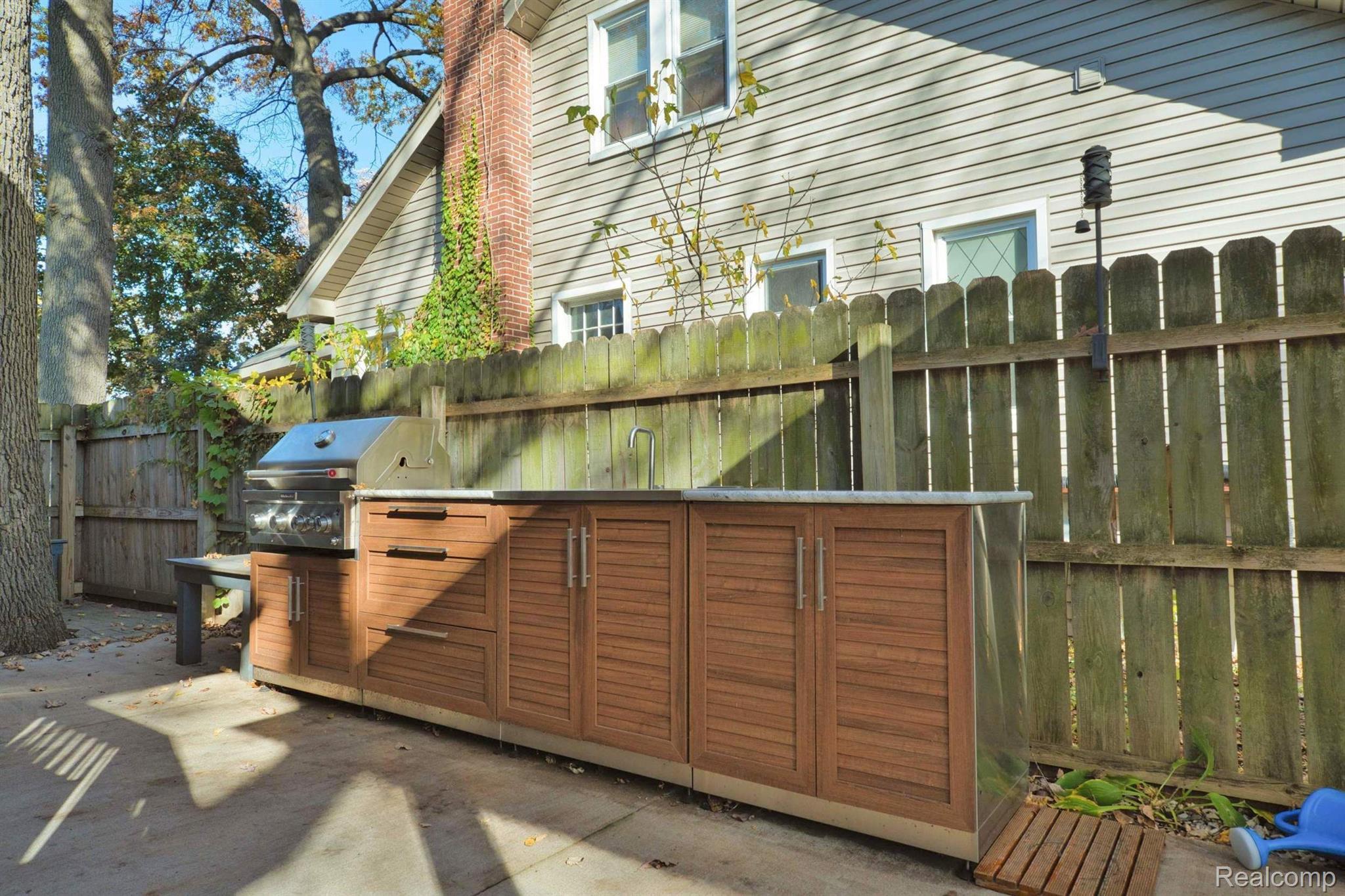 202 RHODE ISLAND Avenue