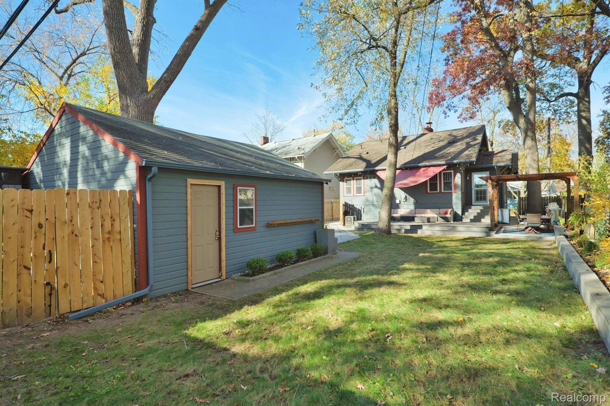 202 RHODE ISLAND Avenue