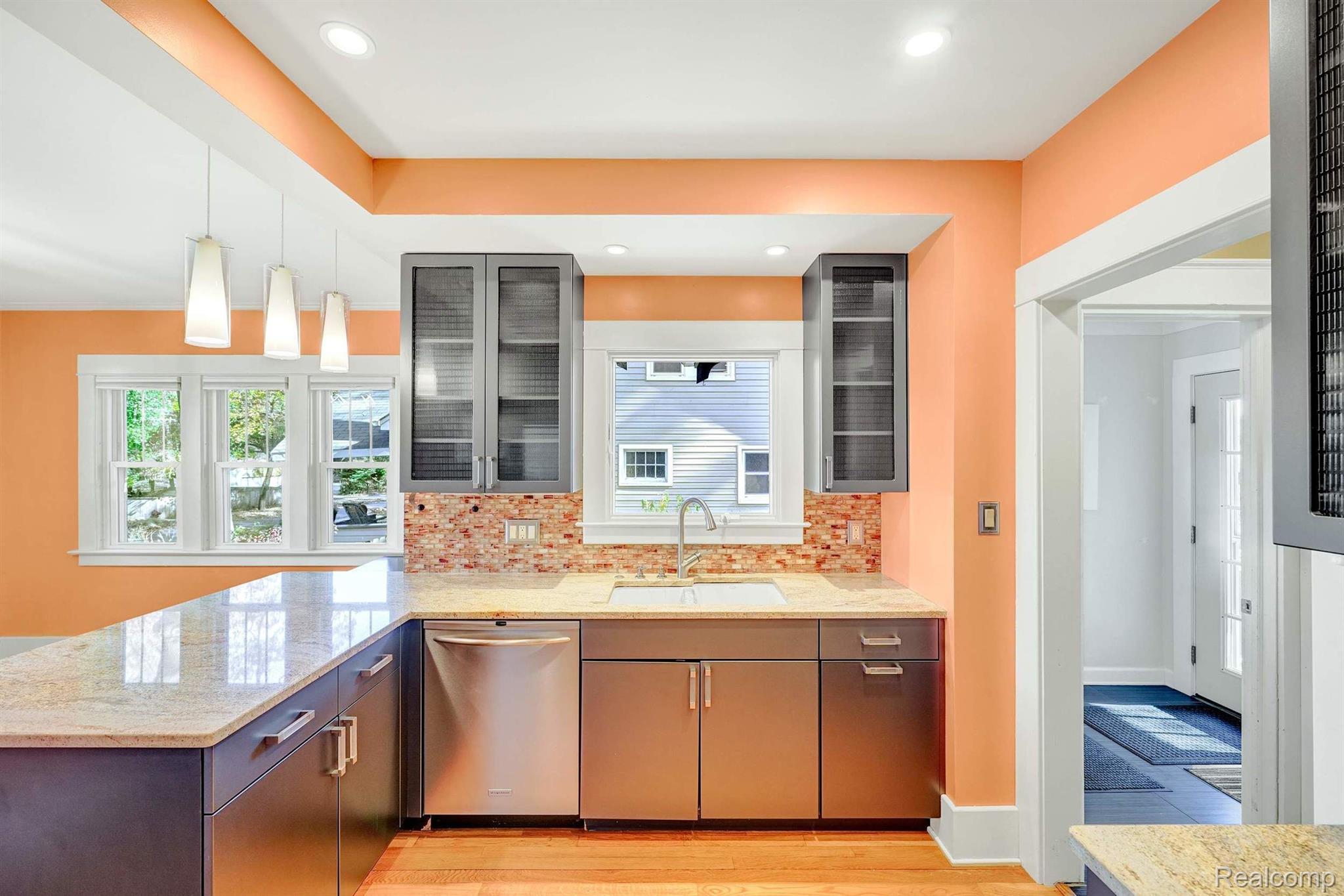 202 RHODE ISLAND Avenue