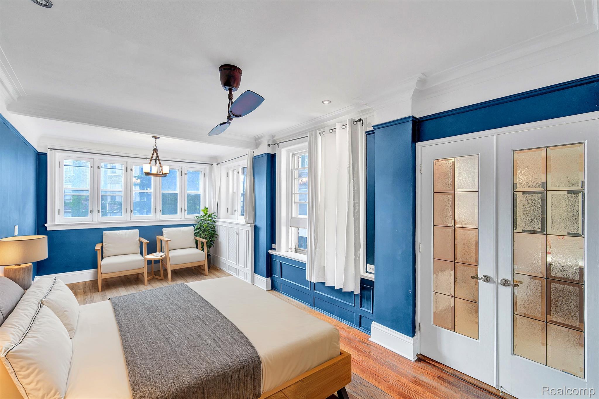 8120 E JEFFERSON Avenue Unit # 2F