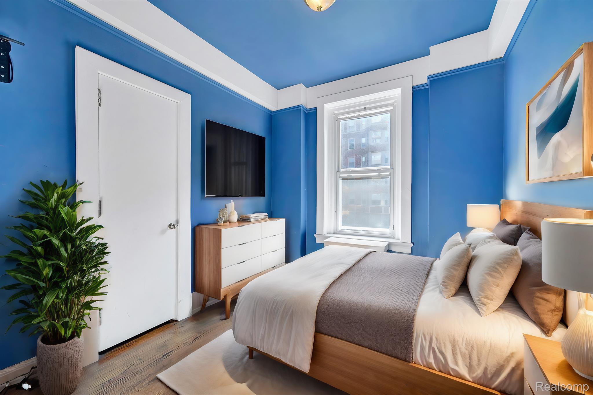 8120 E JEFFERSON Avenue Unit # 2F