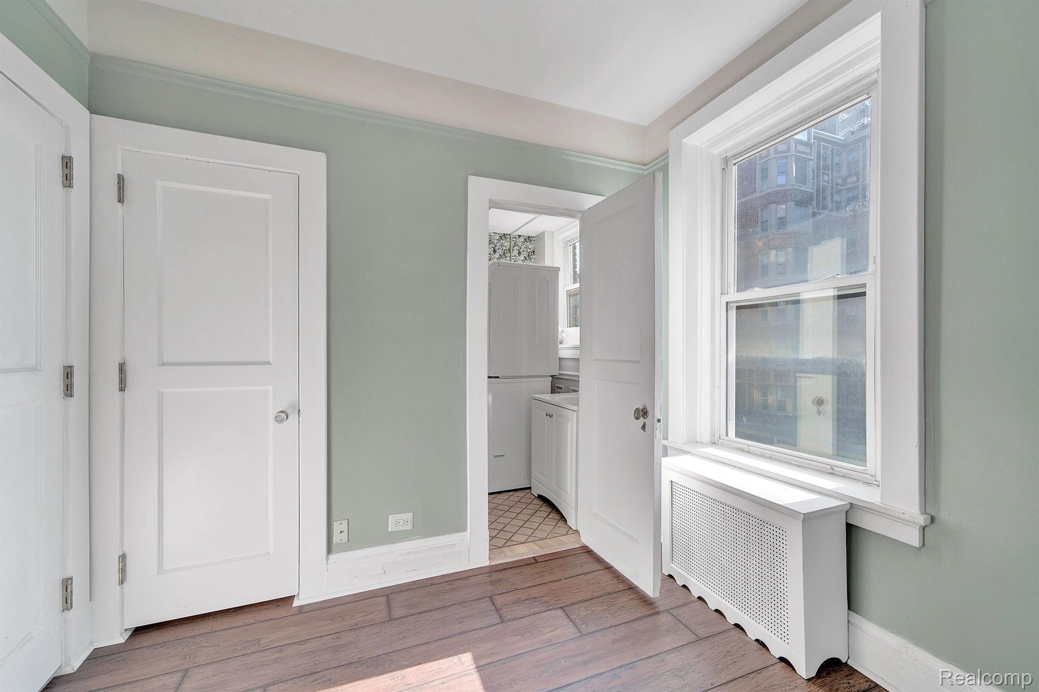 8120 E JEFFERSON Avenue Unit # 2F