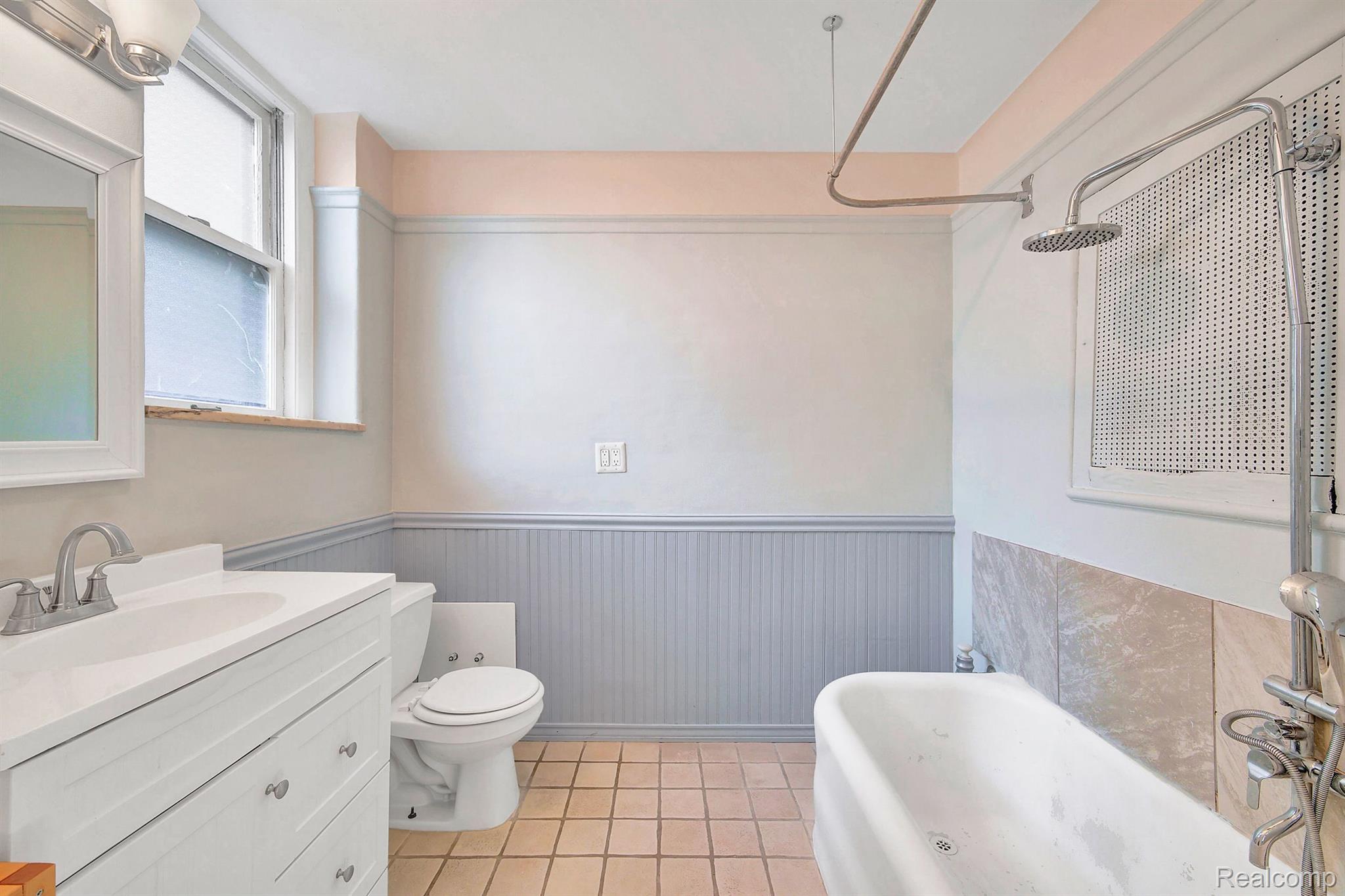 8120 E JEFFERSON Avenue Unit # 2F