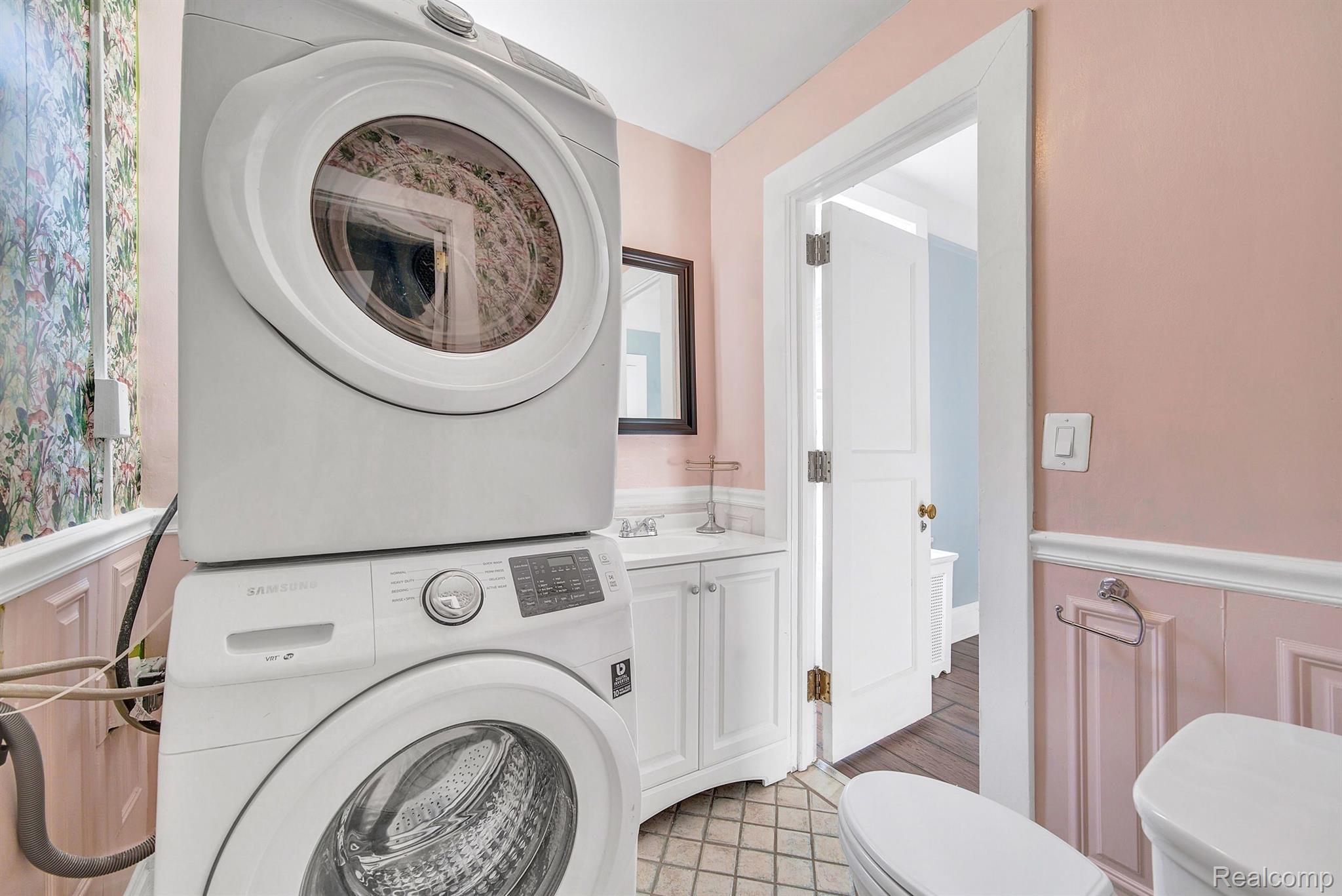 8120 E JEFFERSON Avenue Unit # 2F