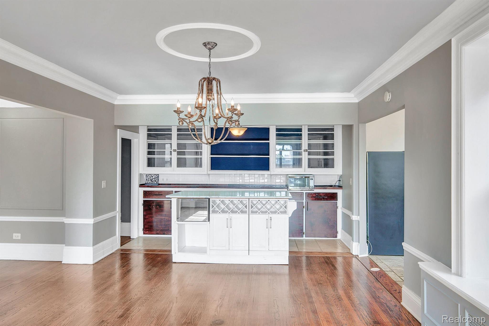 8120 E JEFFERSON Avenue Unit # 2F