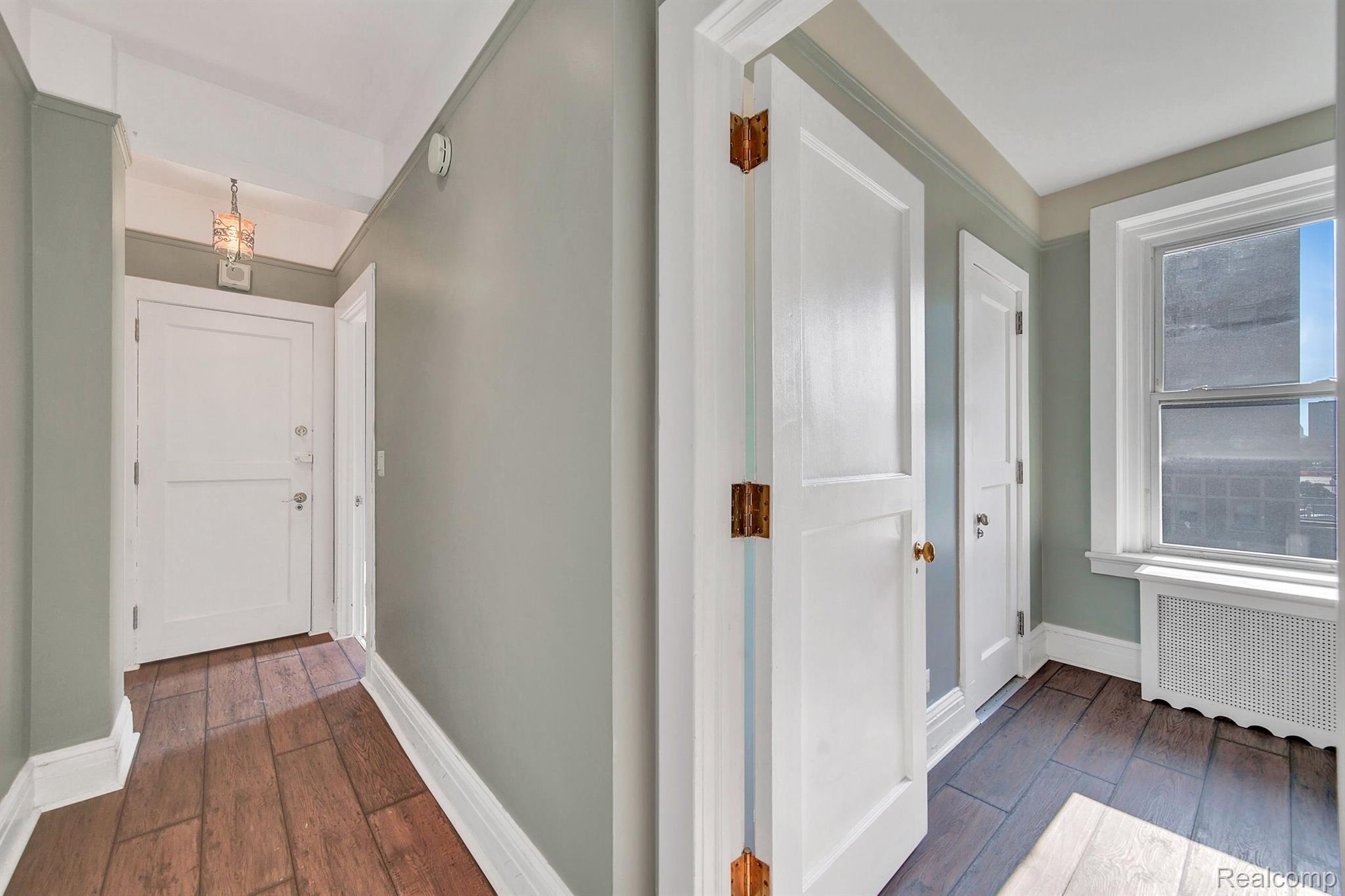 8120 E JEFFERSON Avenue Unit # 2F