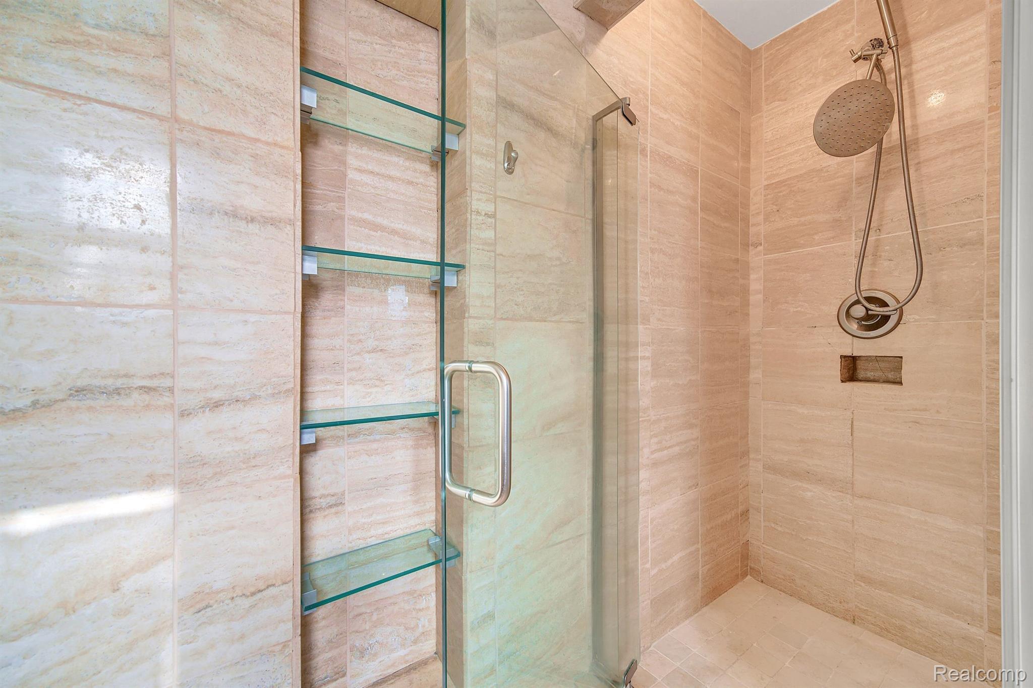 8120 E JEFFERSON Avenue Unit # 2F
