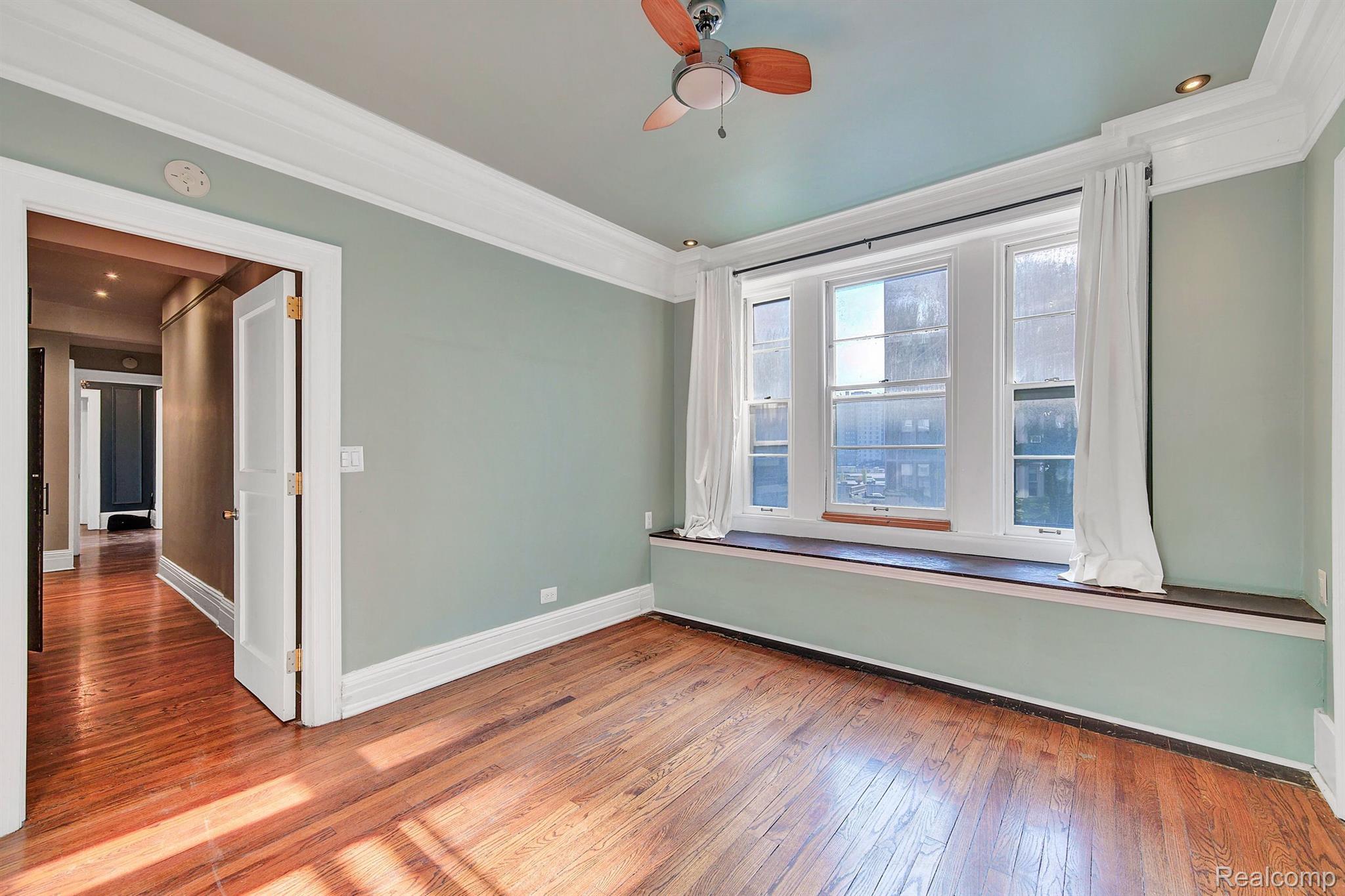 8120 E JEFFERSON Avenue Unit # 2F