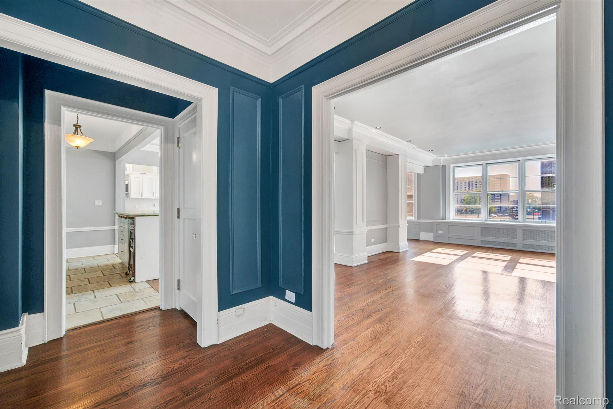 8120 E JEFFERSON Avenue Unit # 2F