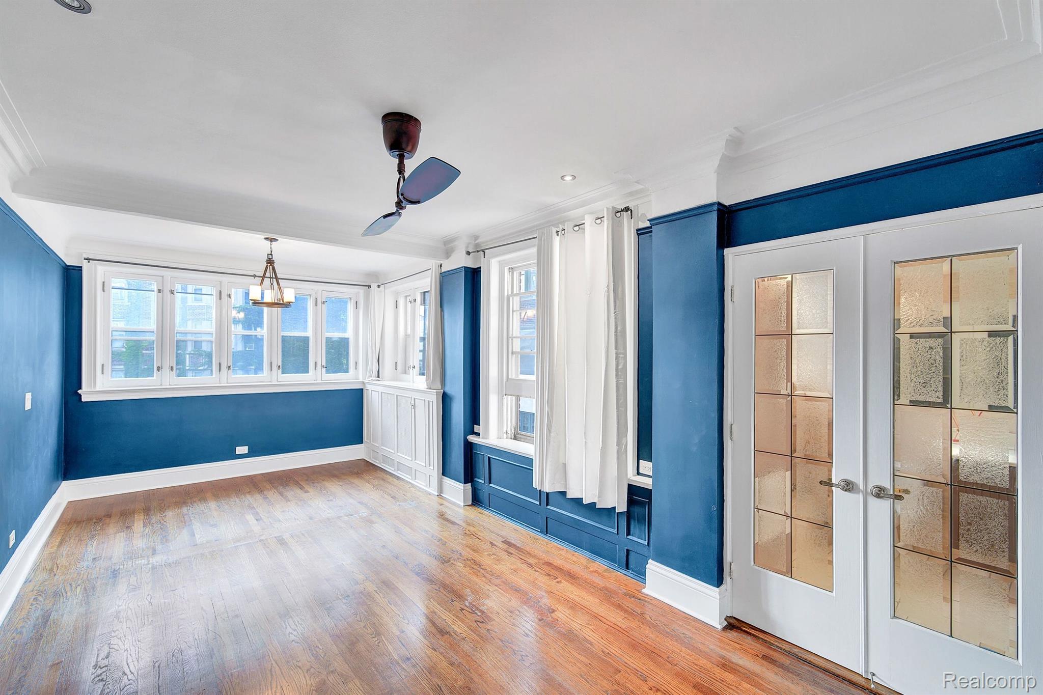 8120 E JEFFERSON Avenue Unit # 2F