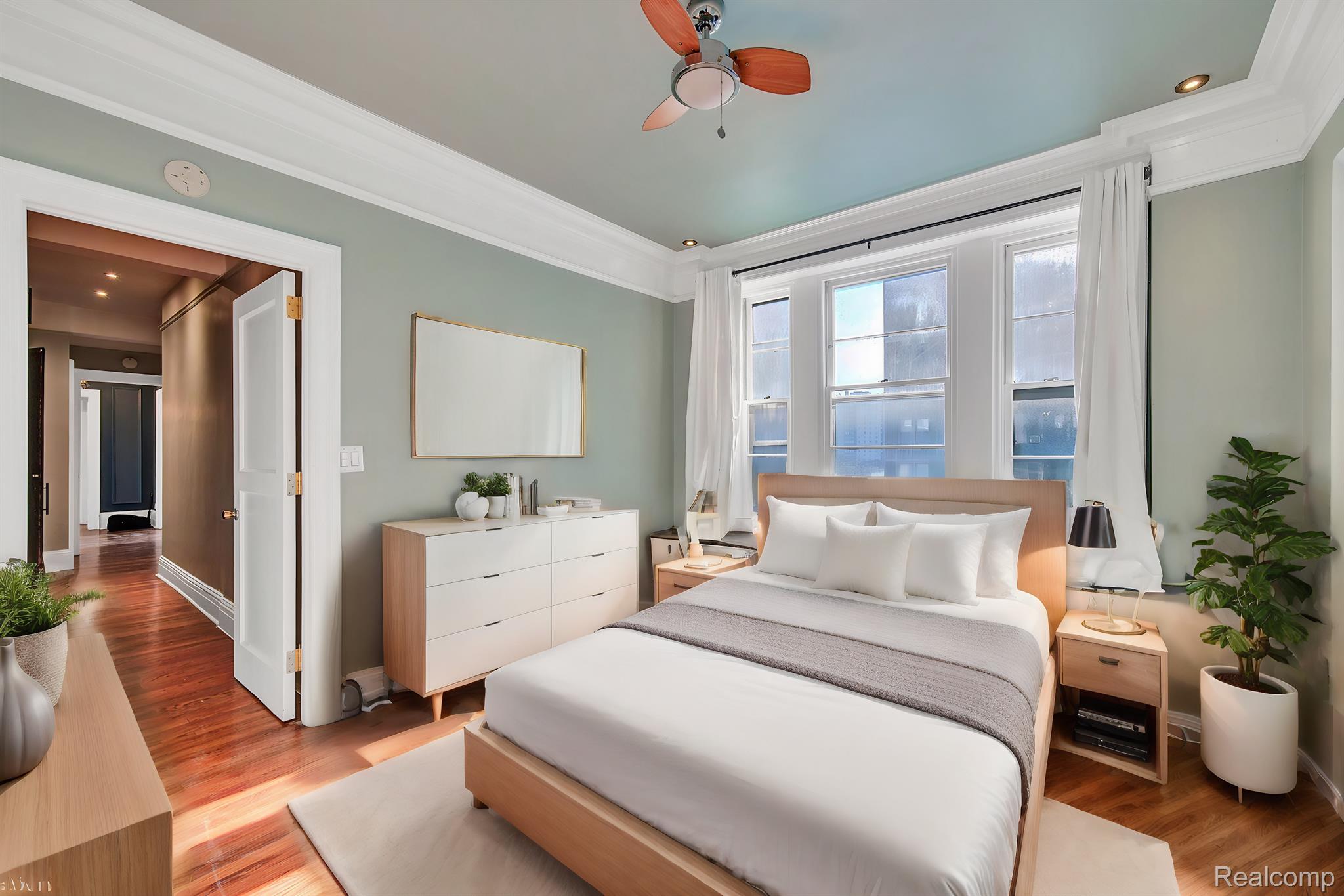 8120 E JEFFERSON Avenue Unit # 2F