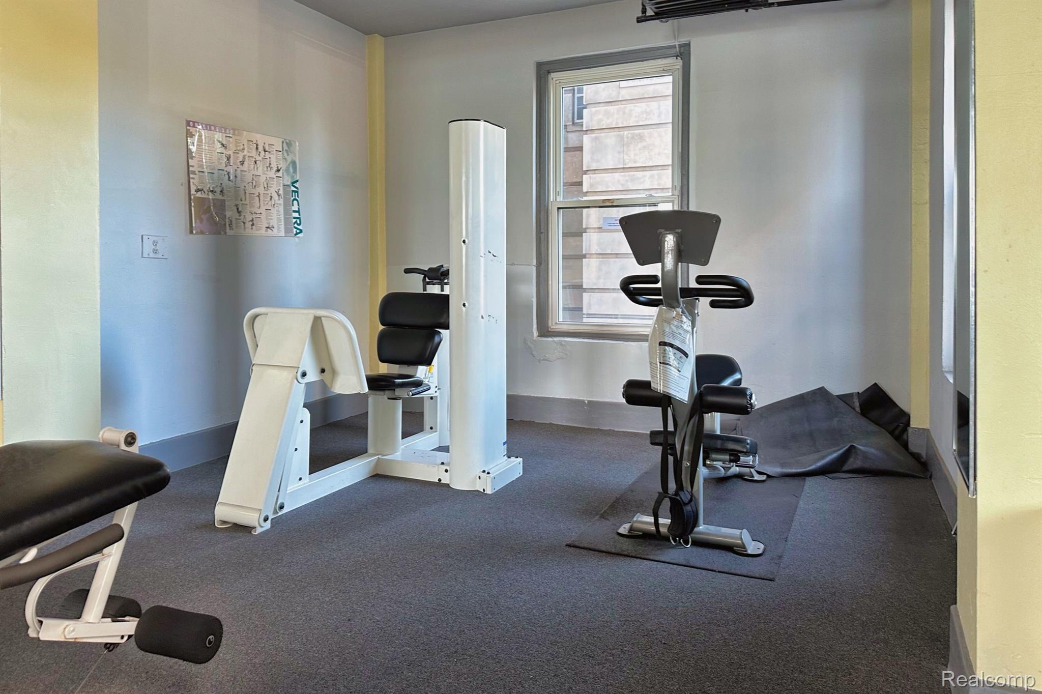 8120 E JEFFERSON Avenue Unit # 2F