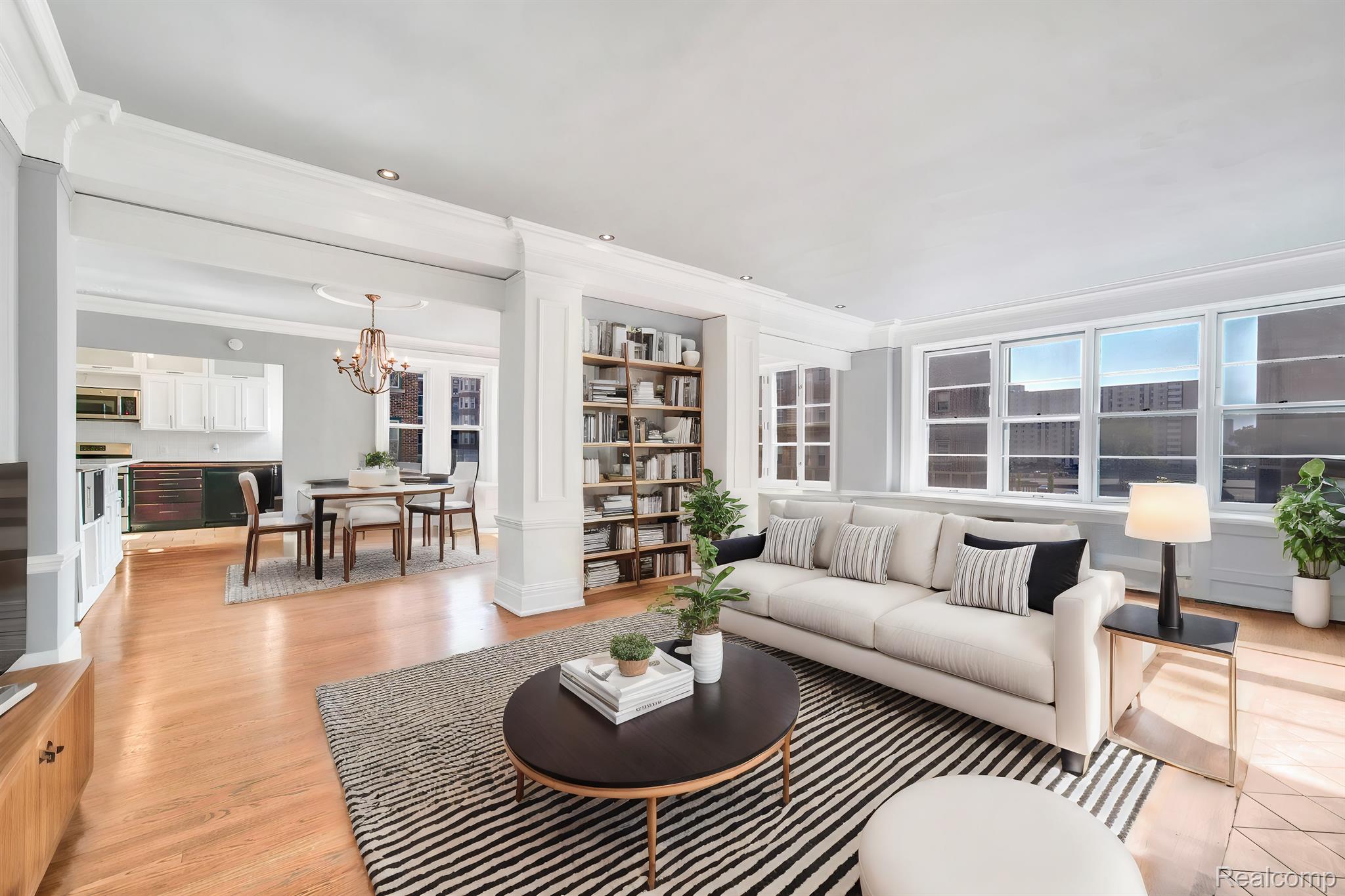 8120 E JEFFERSON Avenue Unit # 2F