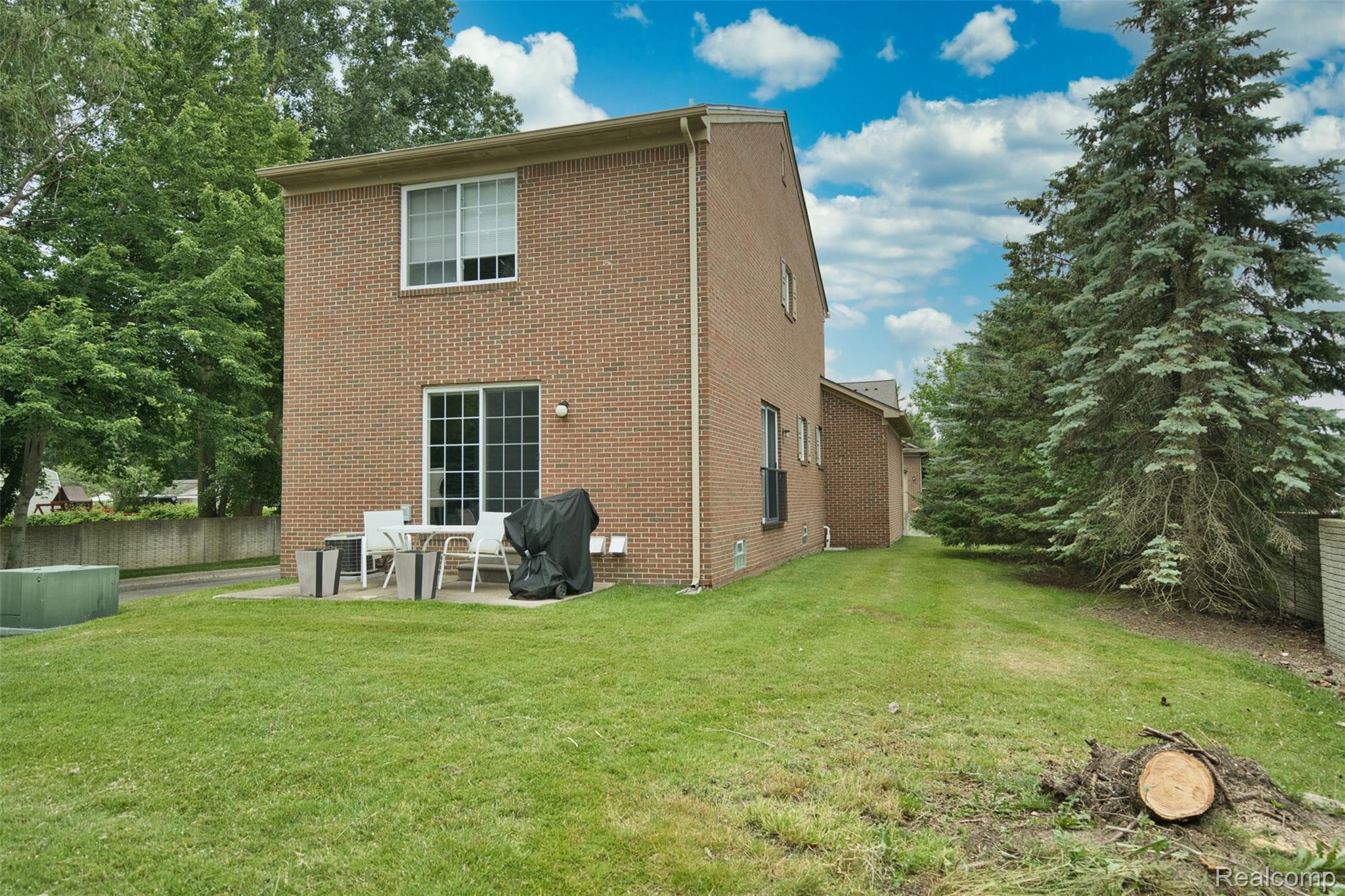 8997 Newport Court 2