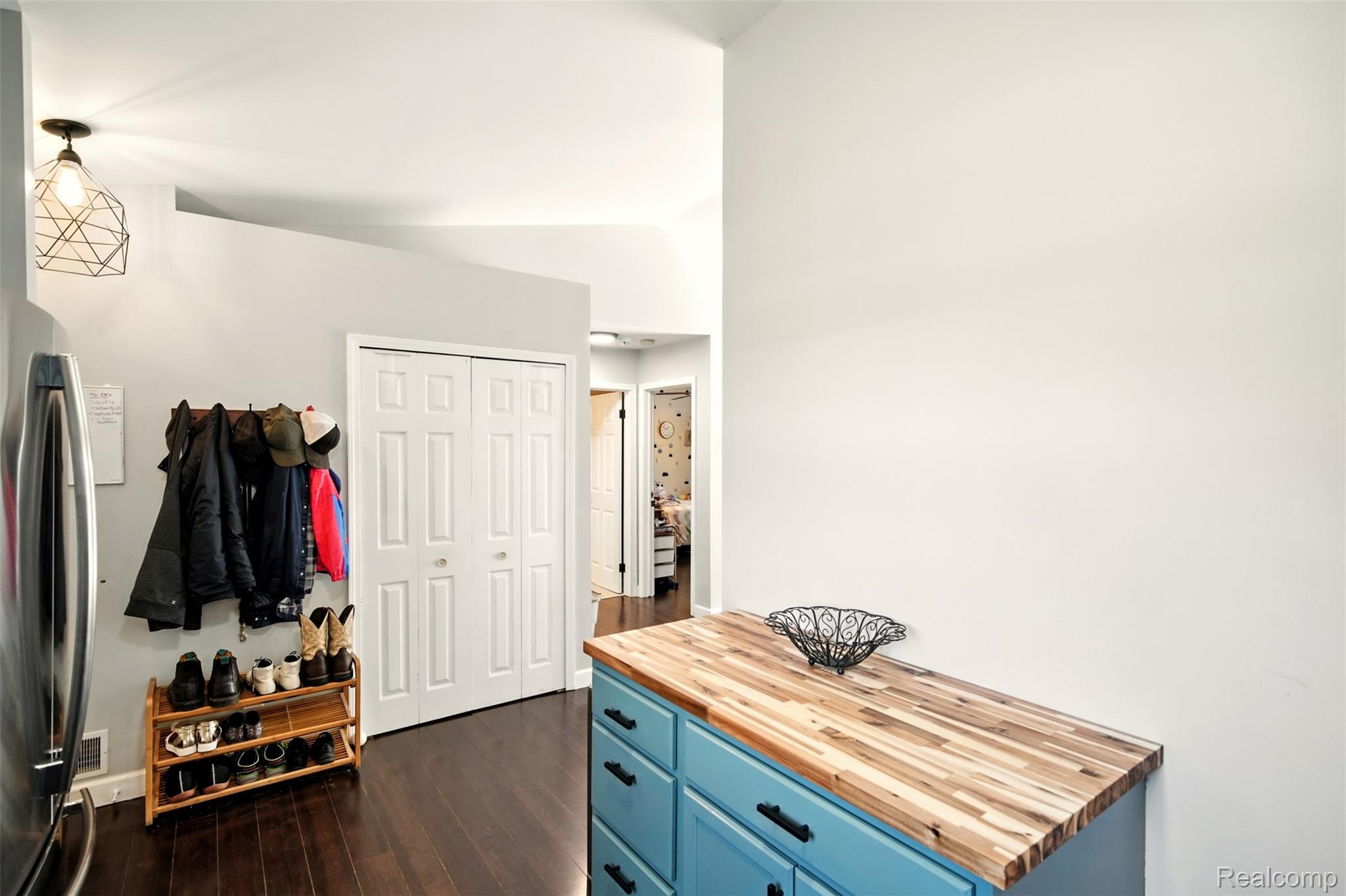 2455 W Thompson Road