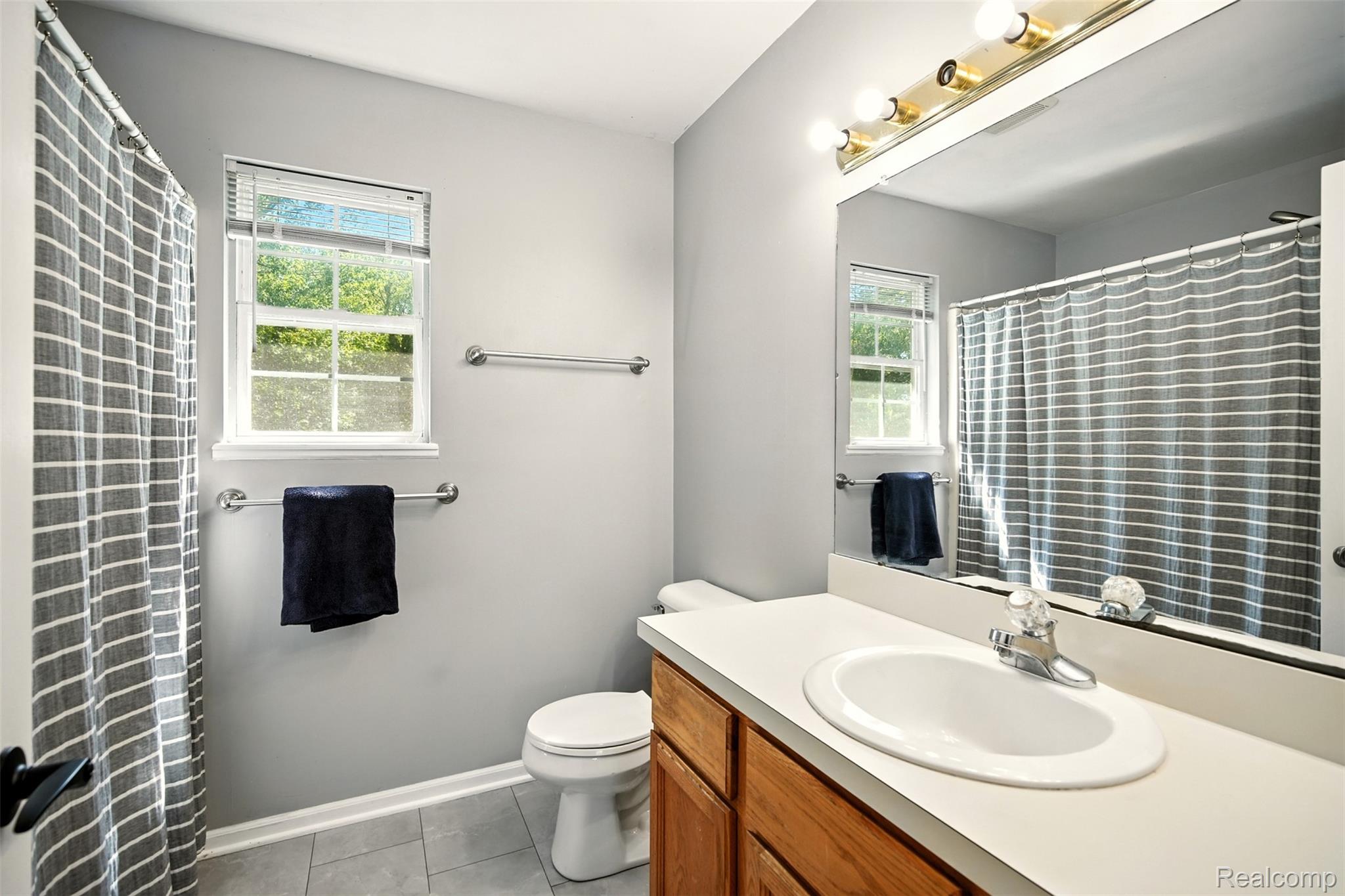 2455 W Thompson Road