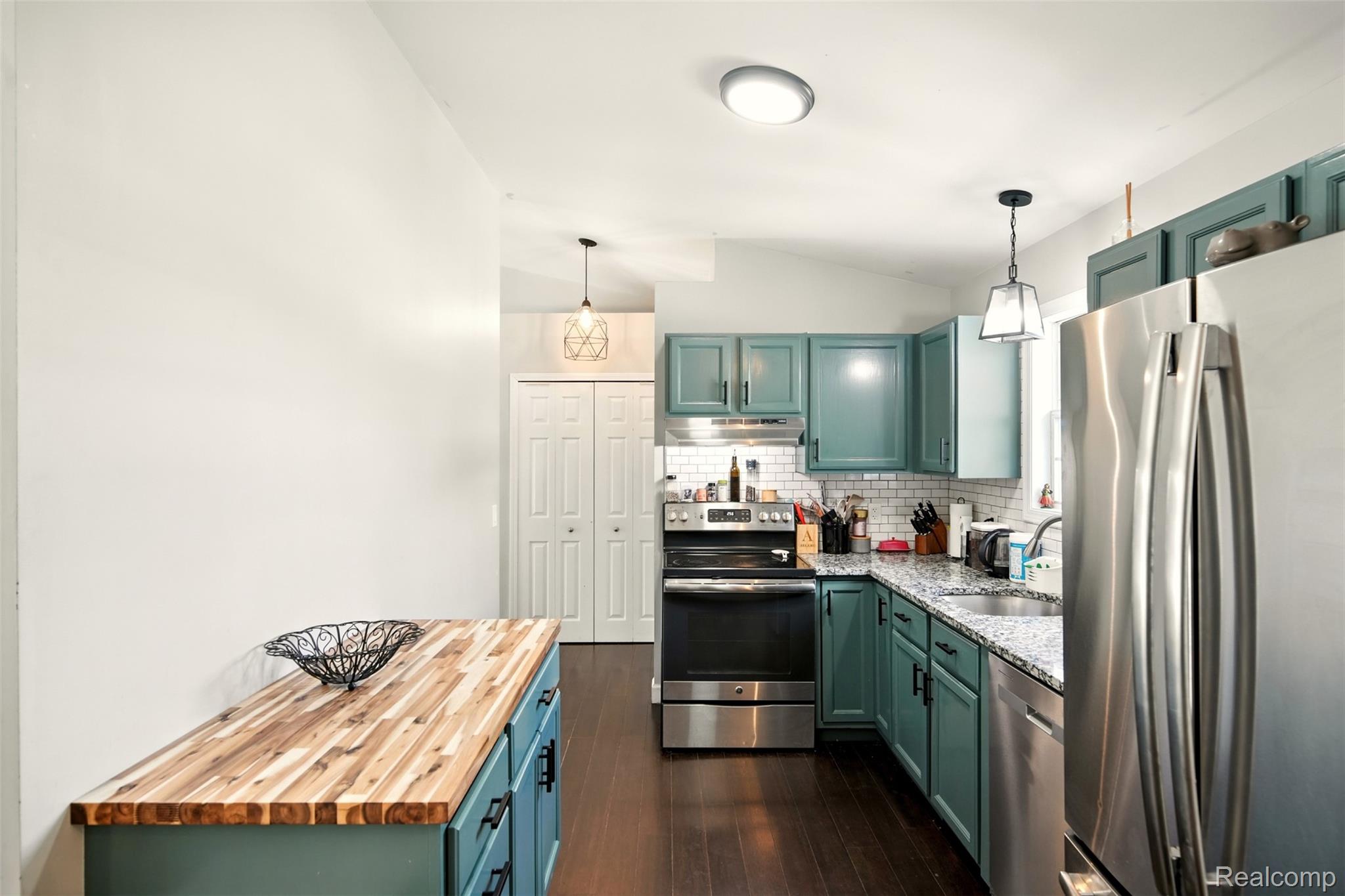 2455 W Thompson Road