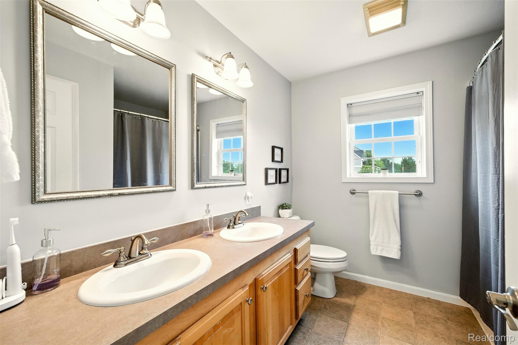 1014 Deer Valley Lane