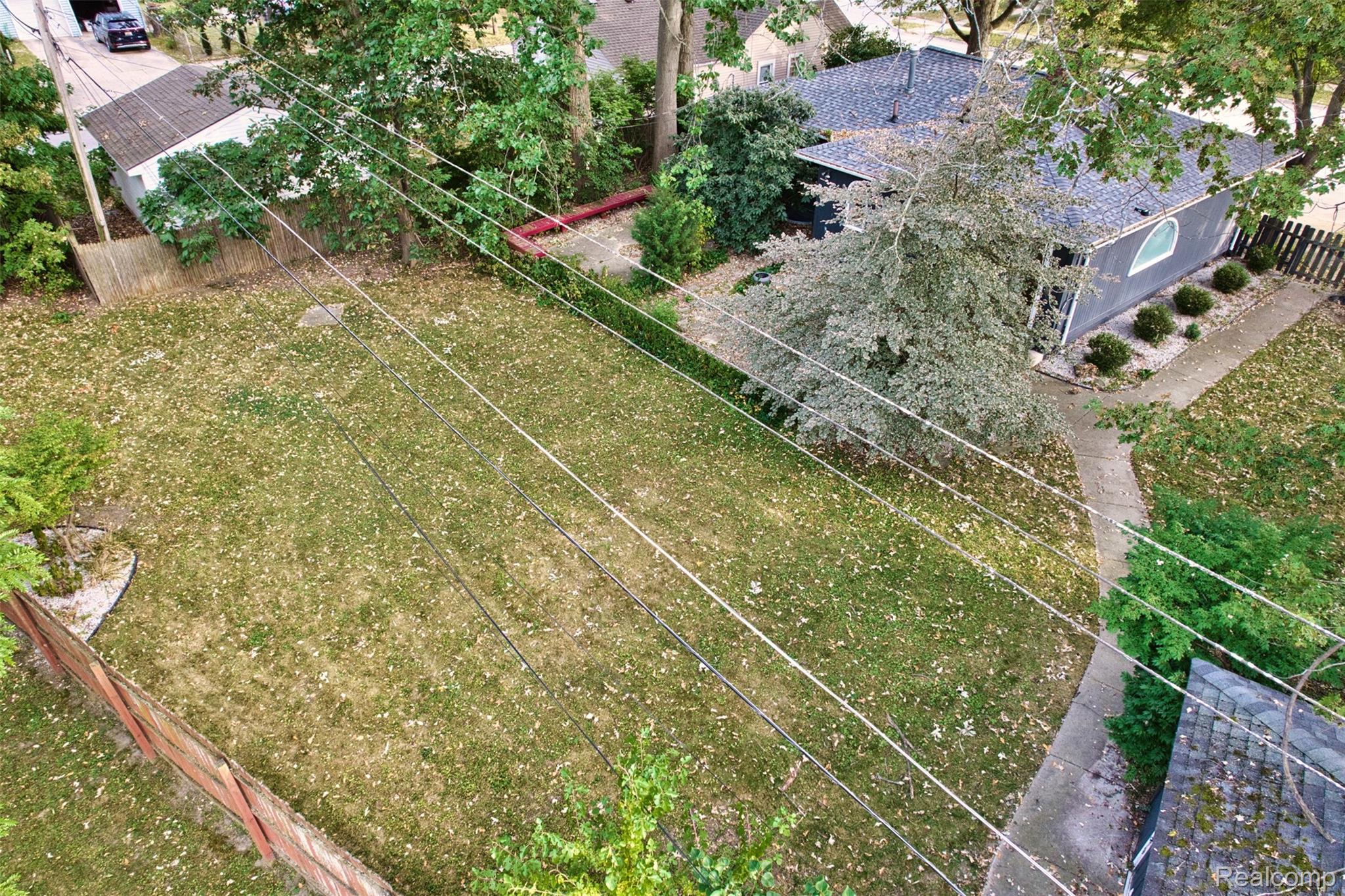 21737 Roslyn Road