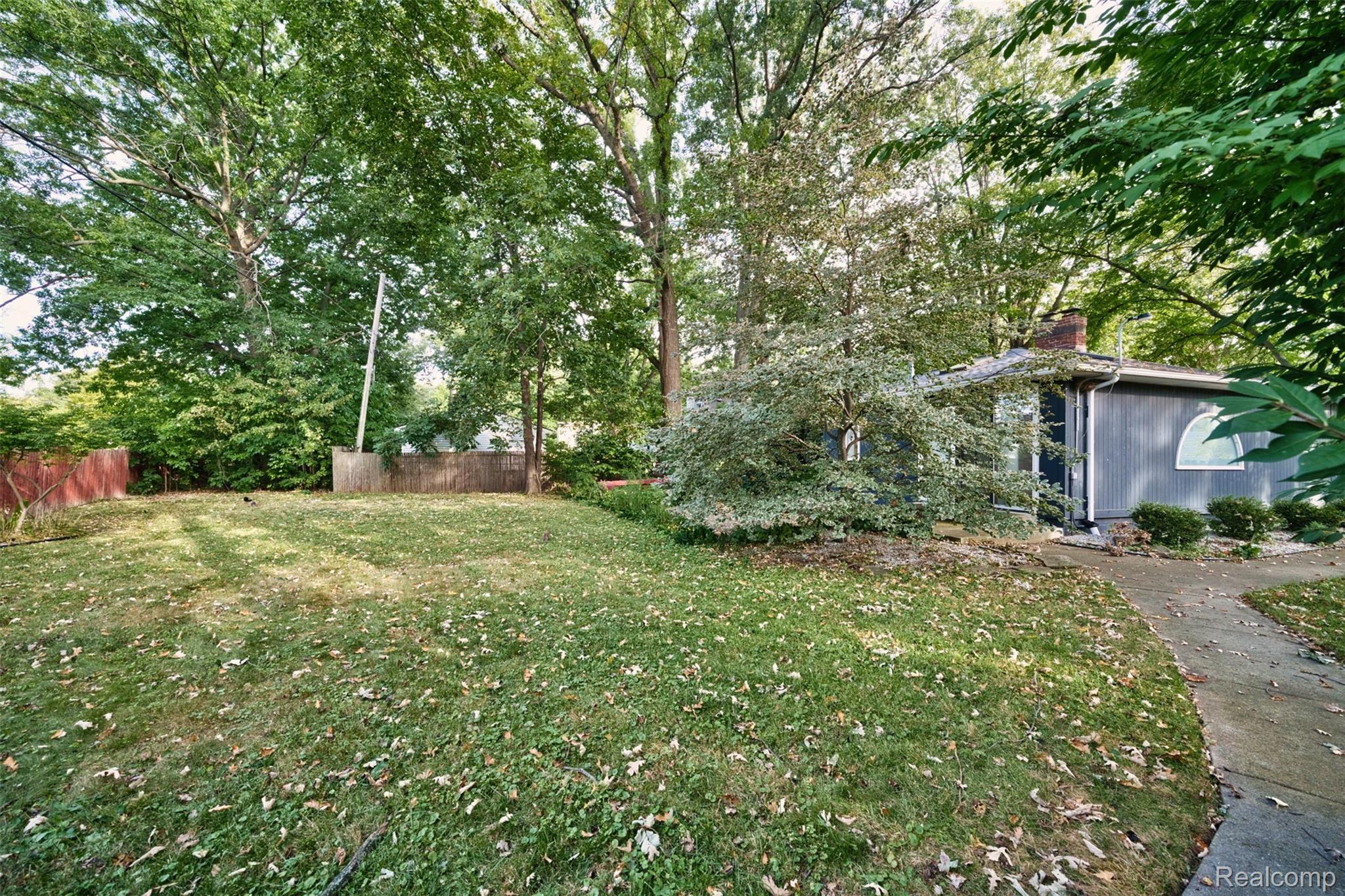 21737 Roslyn Road