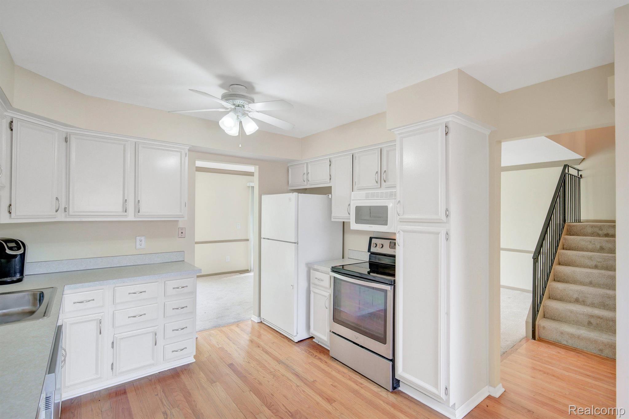 26824 SUMMERDALE Drive