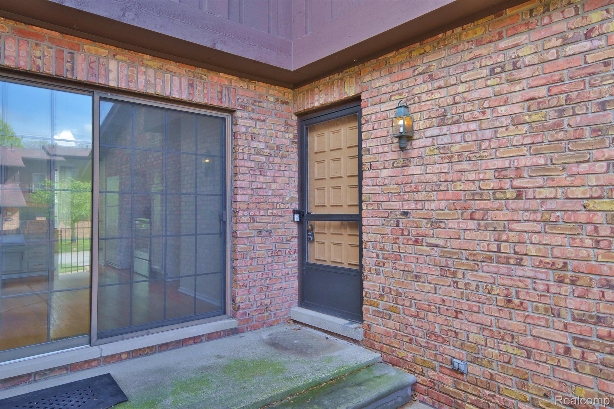 26824 SUMMERDALE Drive