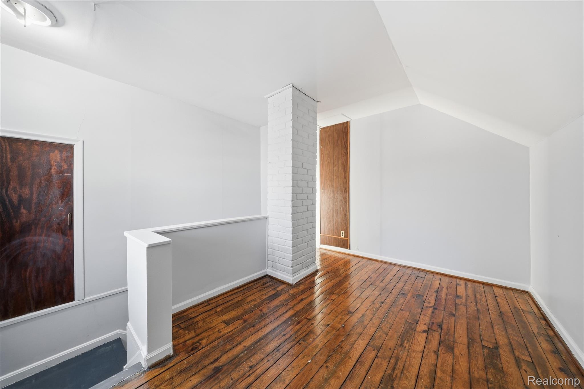 1709 S Deacon Street