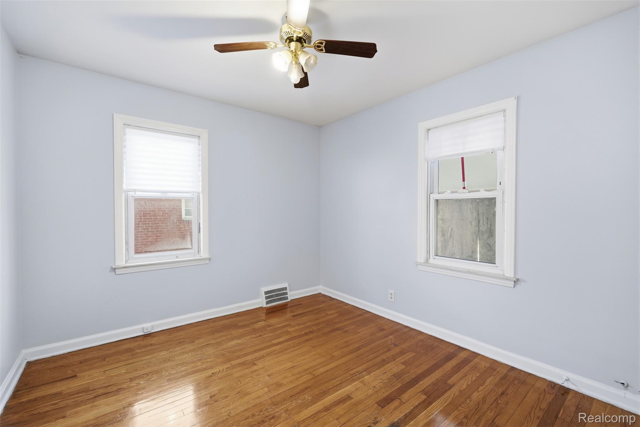 1709 S Deacon Street