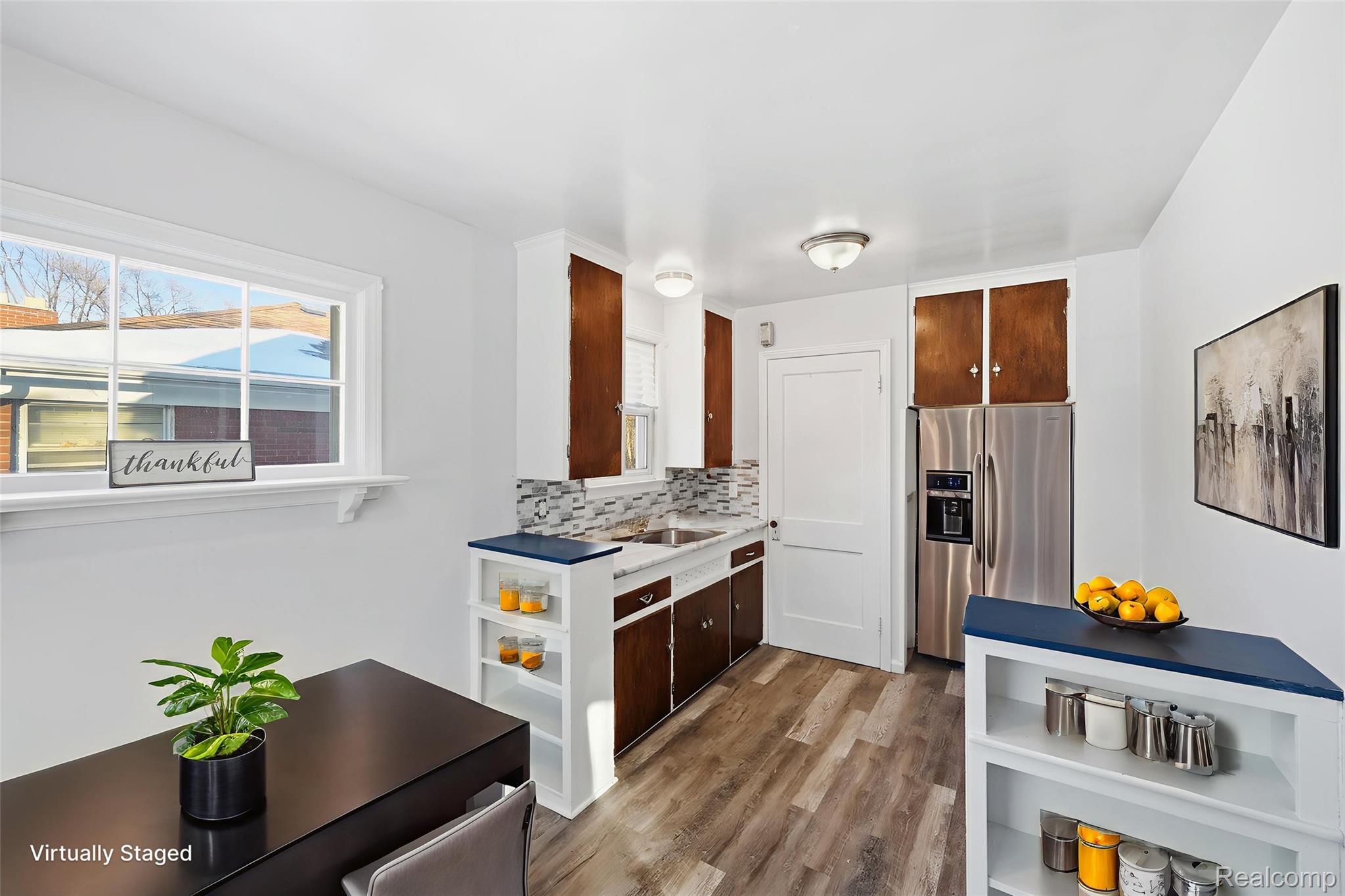 1709 S Deacon Street